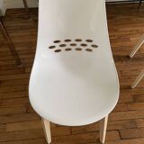 Set of 2 white Calligaris chairs