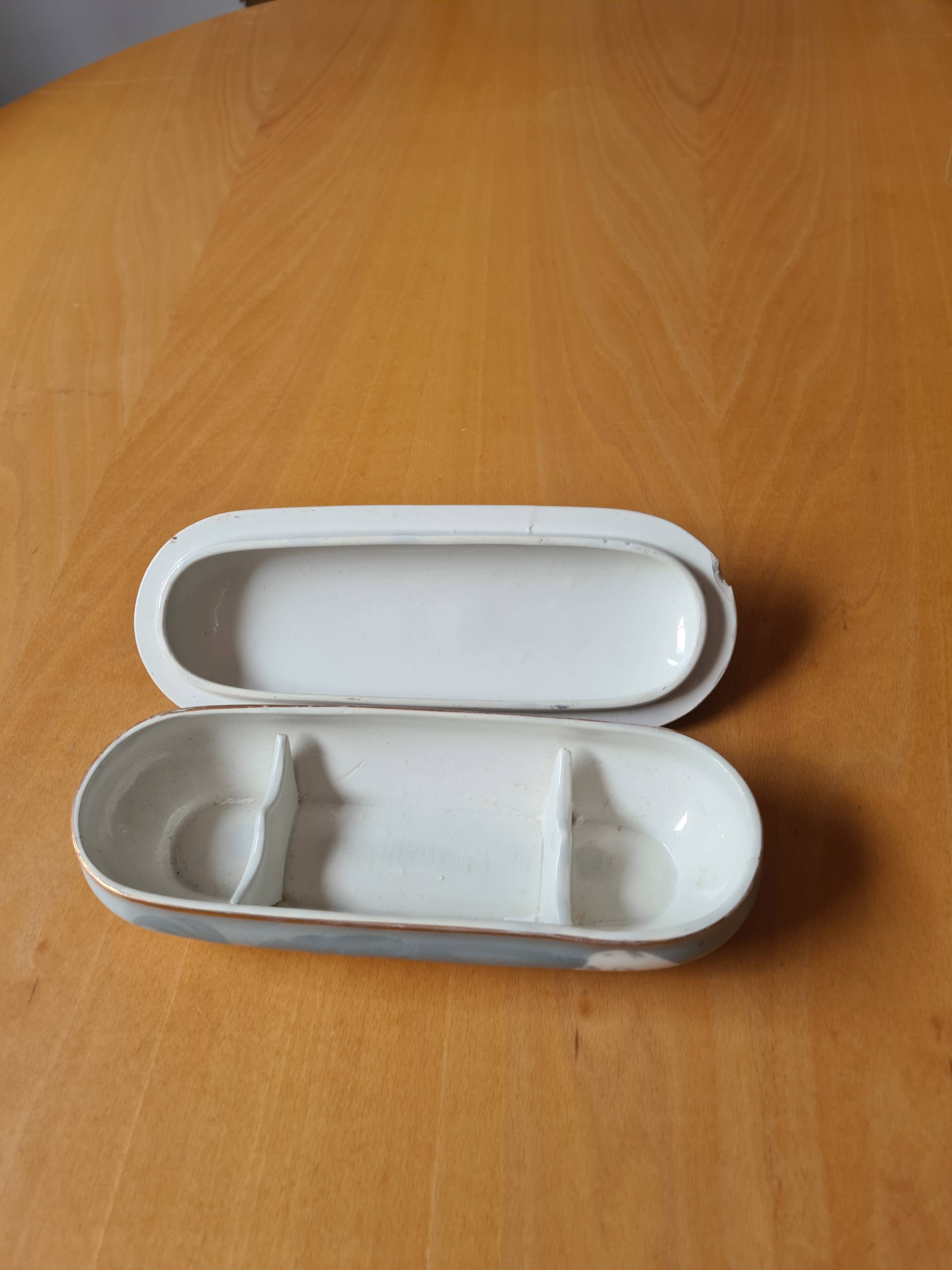 Ceramic toilet set