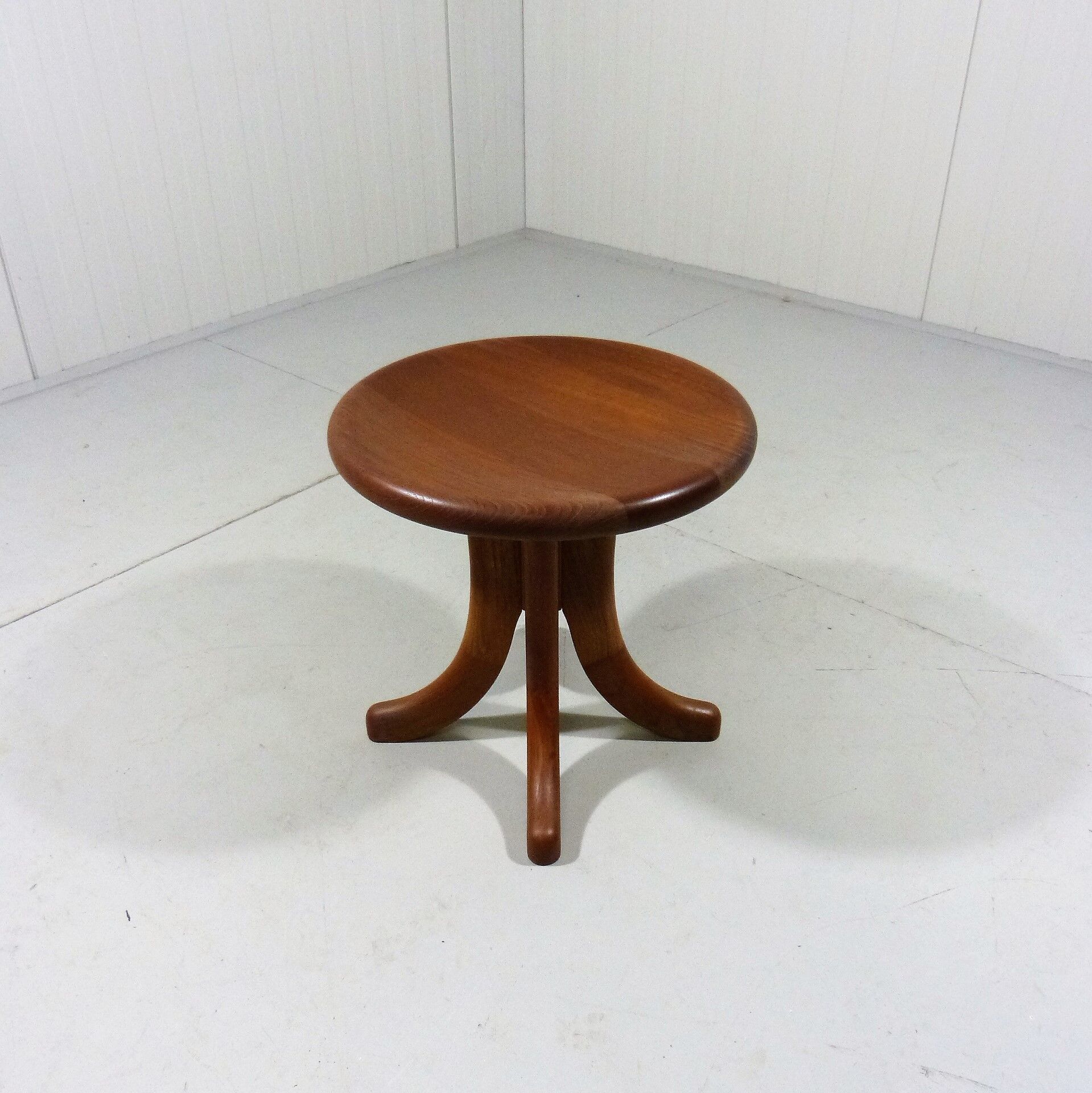 Tabouret en teck massif Dyrlund 1970-80's