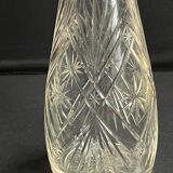 Carafe en cristal soufflé, taillé et col en argent