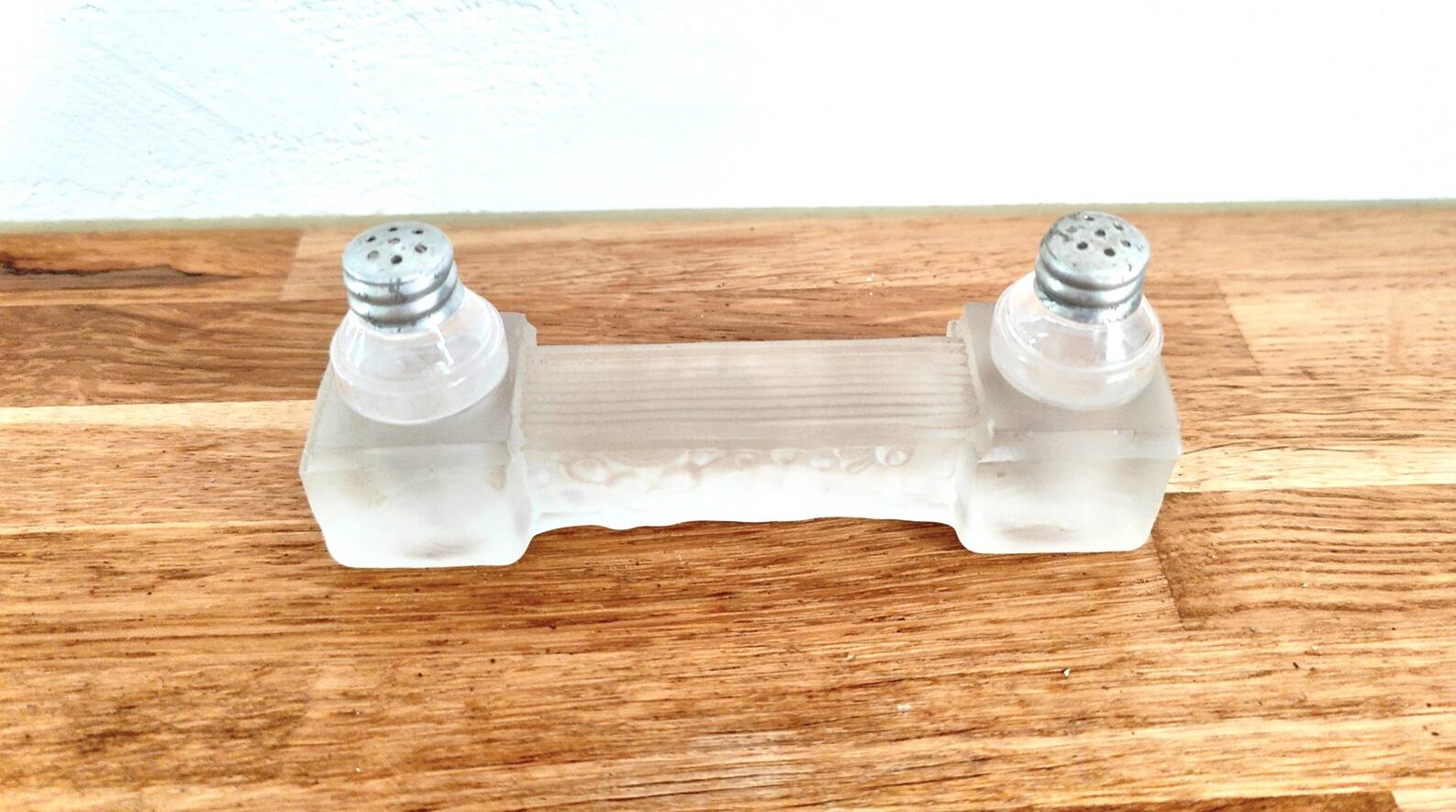 "knife holder with salt and pepper shakers"