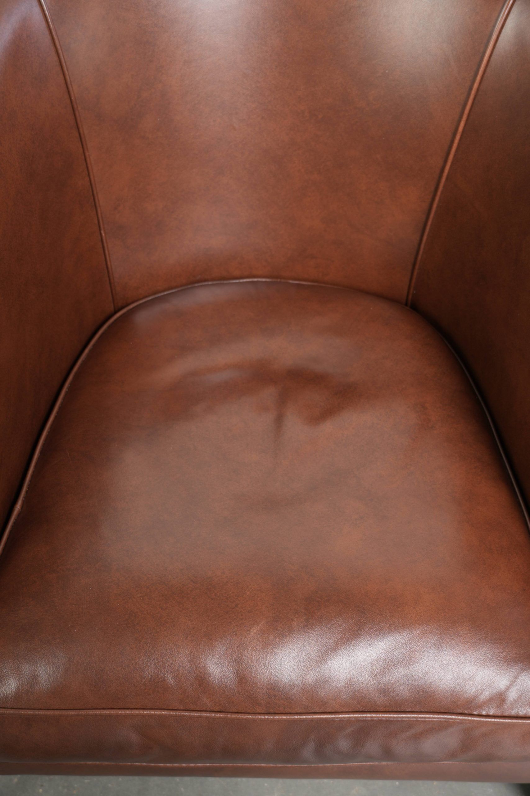 Set of 2 cognac-coloured cow leather club armchairs in English style