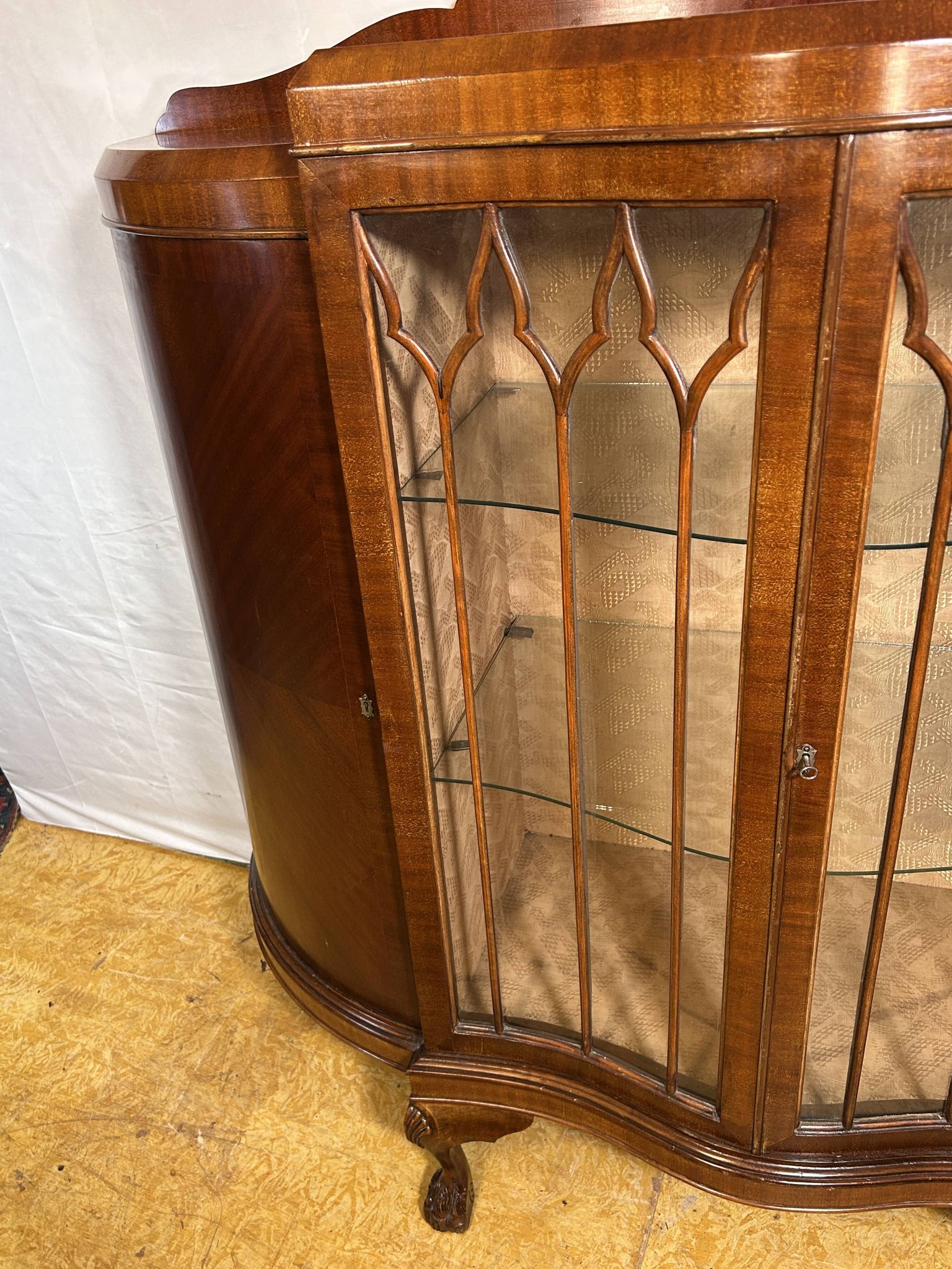 Late Victorian / Early Edwardian Display Cabinet (1880–1900)  A truly charm