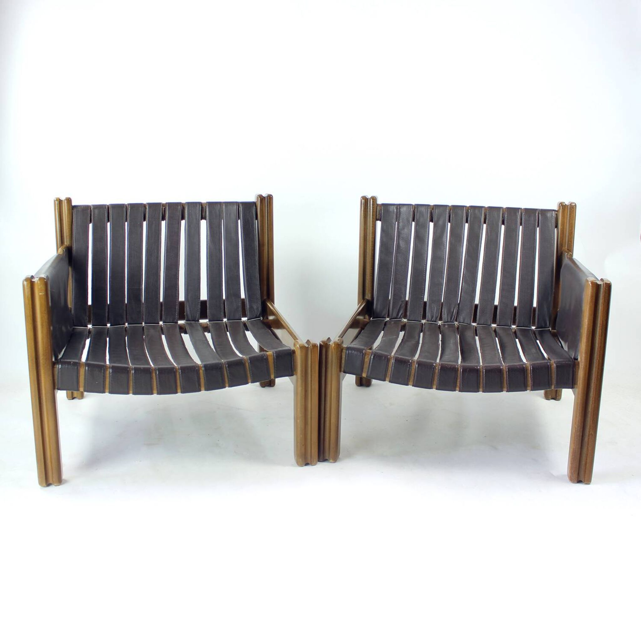 Canapé deux places en noyer et cuir par Boris Hála pour Ton, 1986