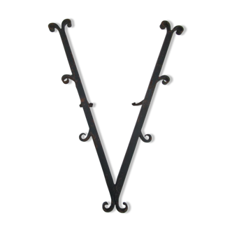 Letter V in wrought iron