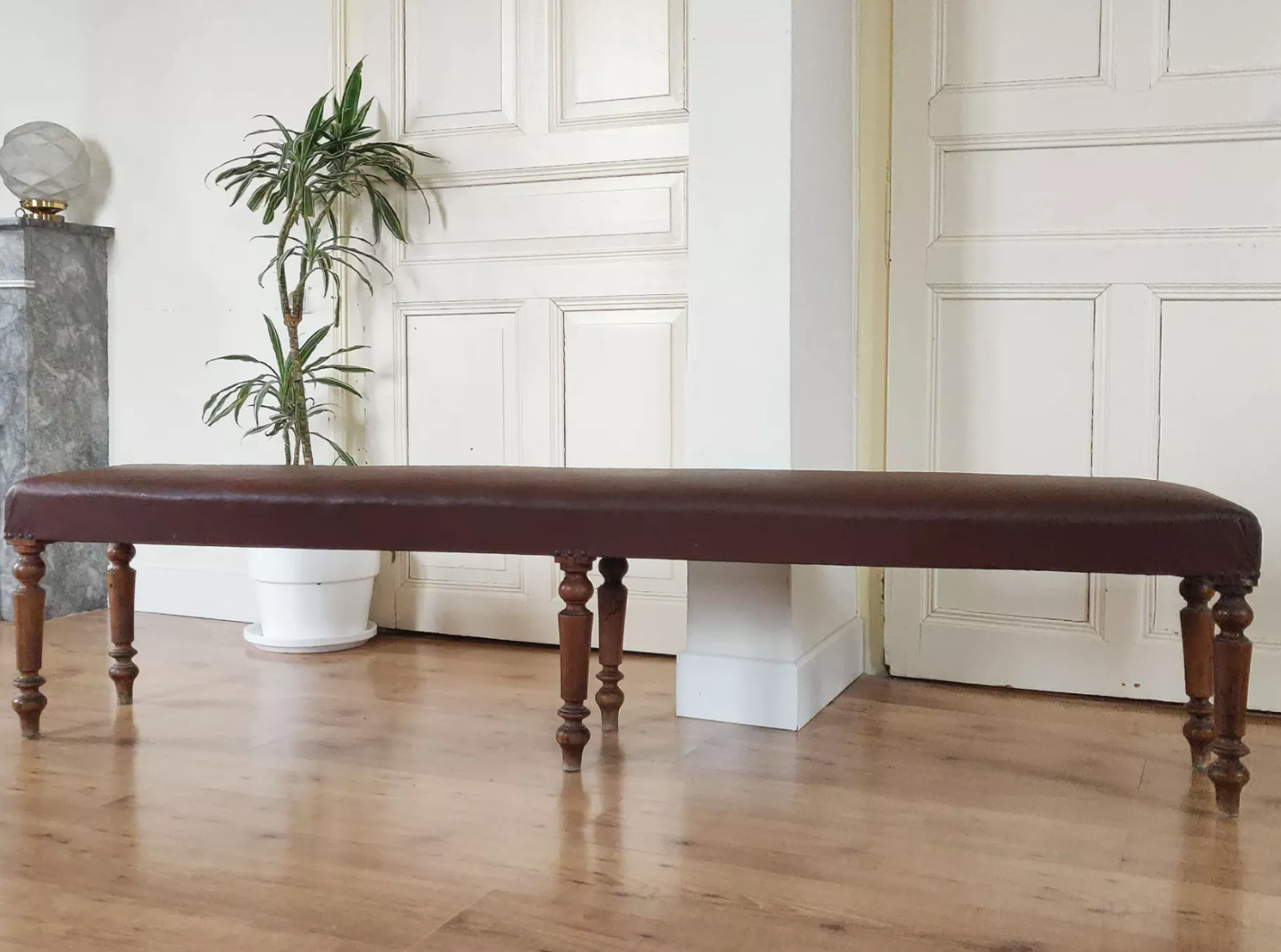 Brewery bench skaï and wood 30s