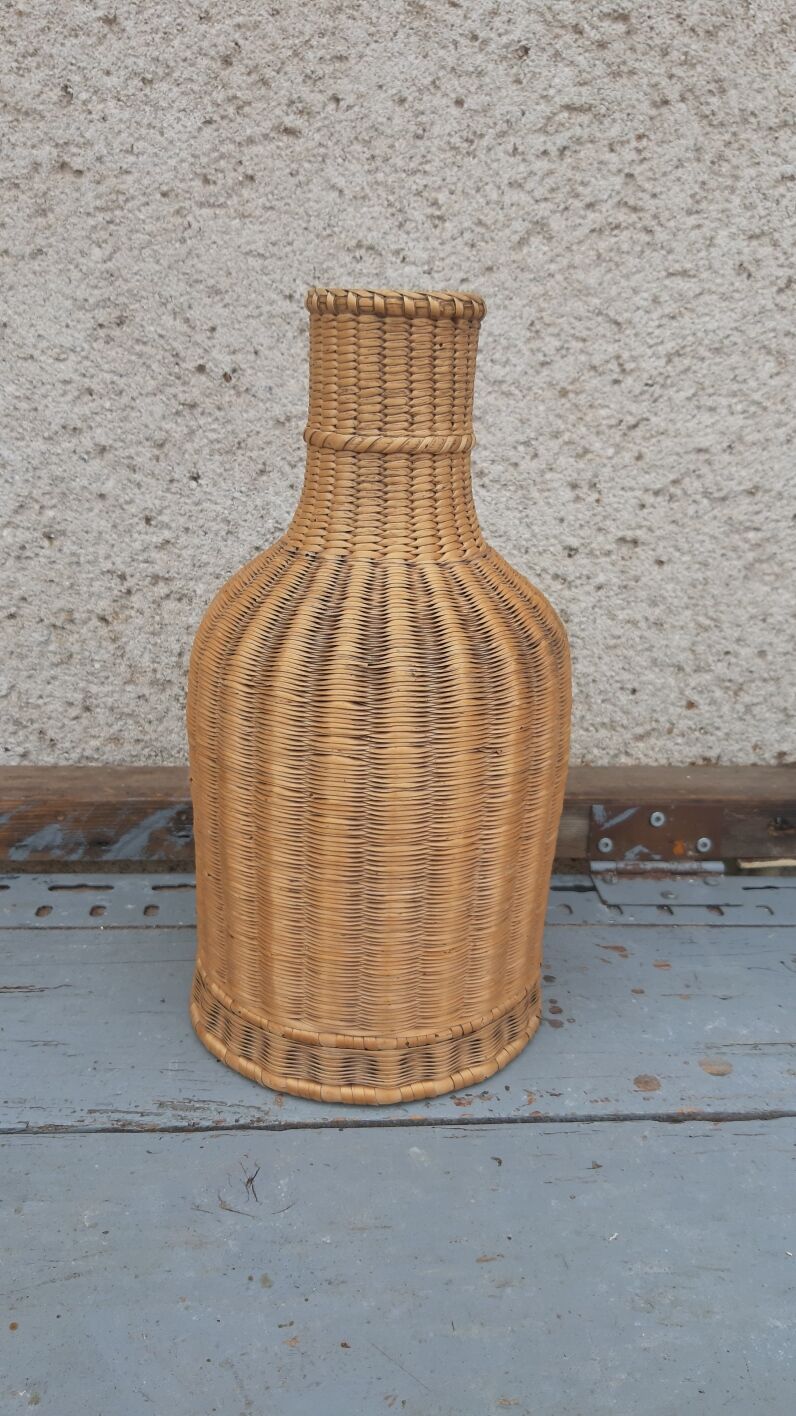 Vase bouteille vintage en osier