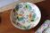 Plat en terre cuite vernissée – décor floral polychrome
