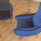 Fauteuils en velours bleu du milieu du siècle, lot de 2