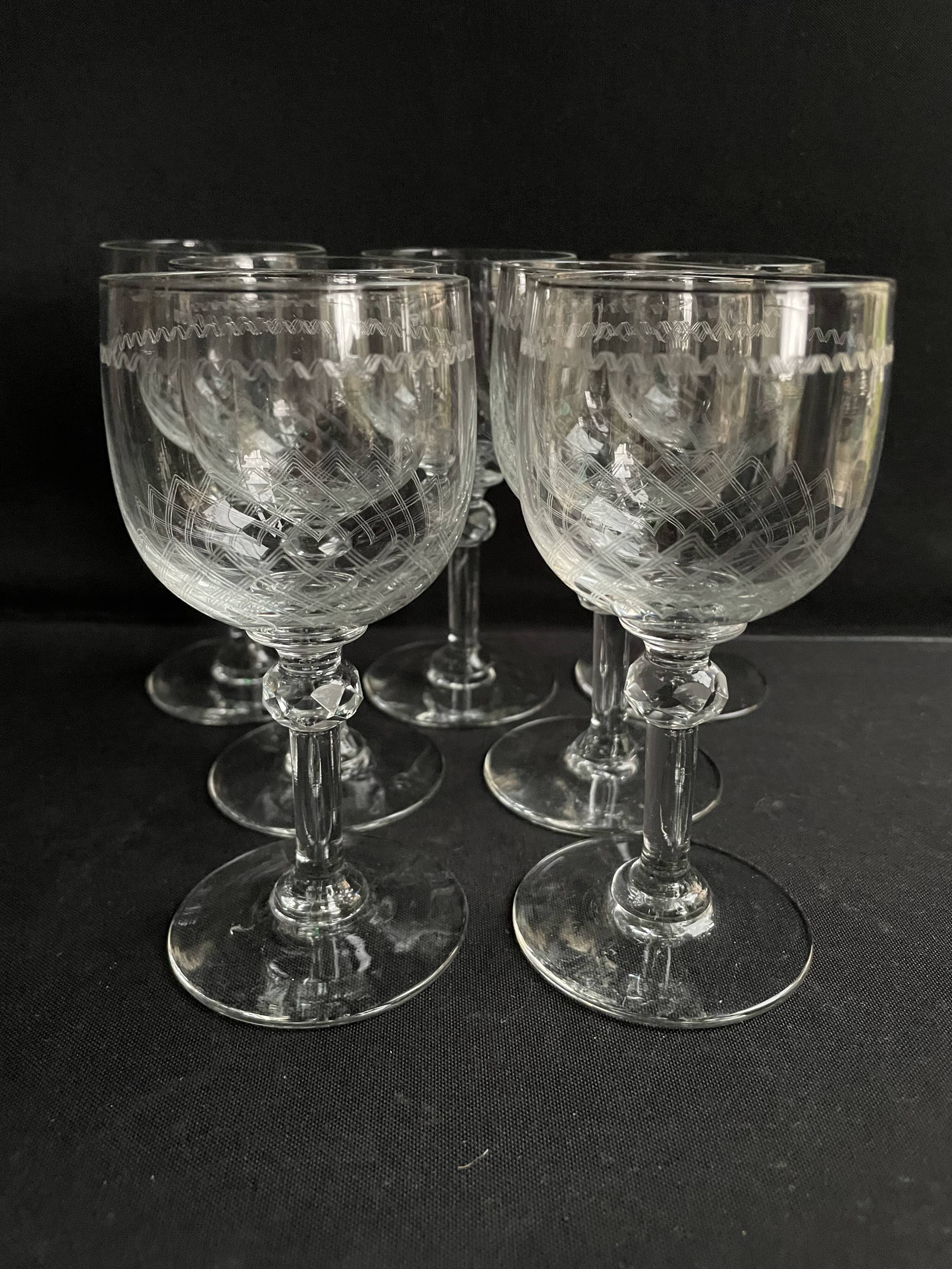7 wine glasses – Blown, cut and guilloché glass