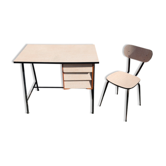 Desk and chair set