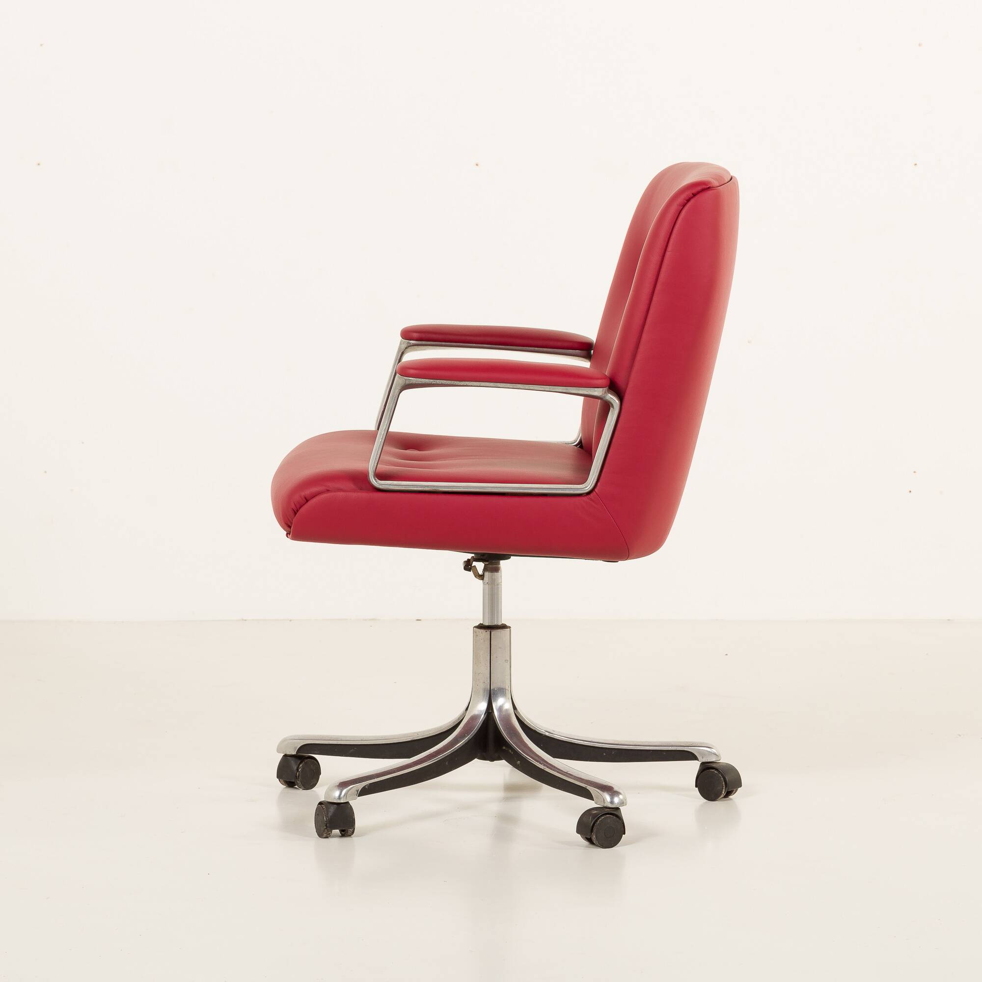 Office chair by Osvaldo Borsani for Tecno, 1970s