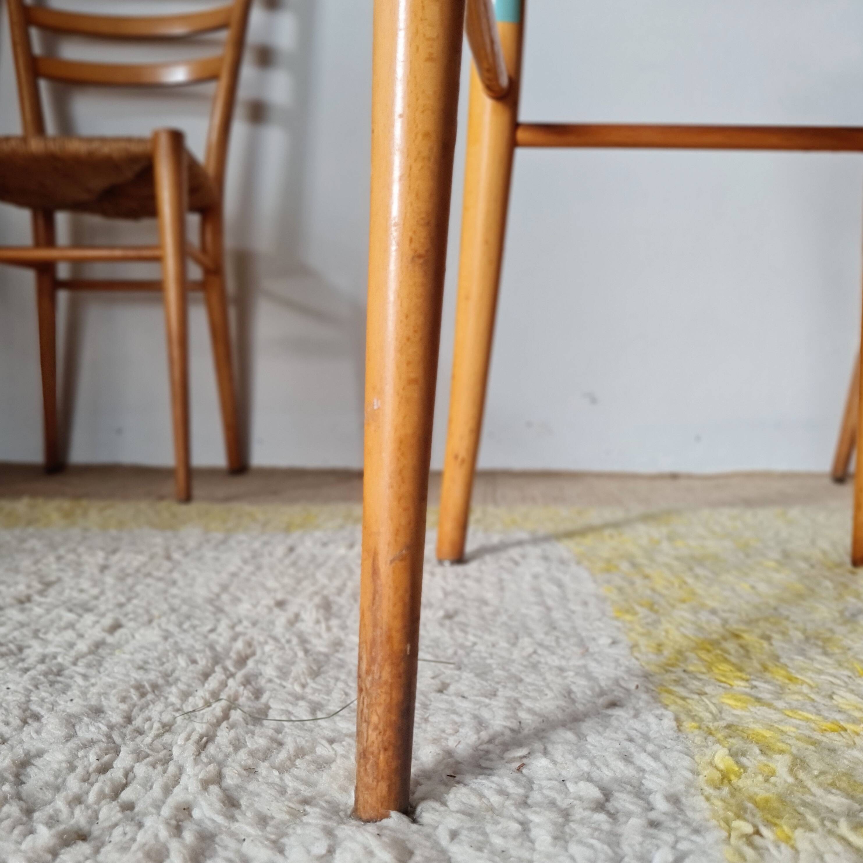 Set of 4 vintage Italian chairs in wood and straw.