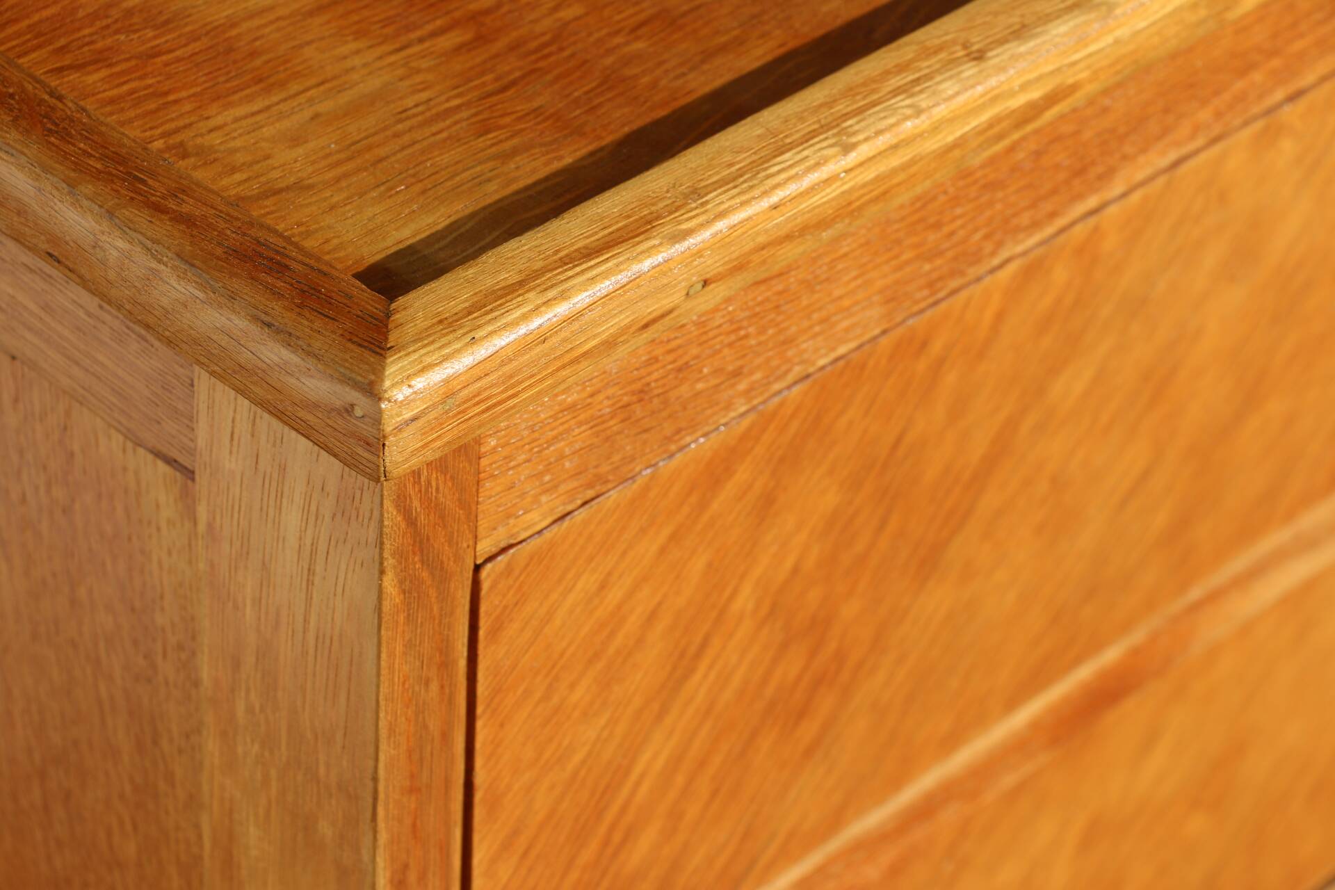Chest of drawers with 4 drawers, light oak, 1960.