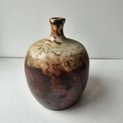 Vase boule en céramique signé Anthony Pitot