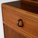 Nordic bookcase with sideboard