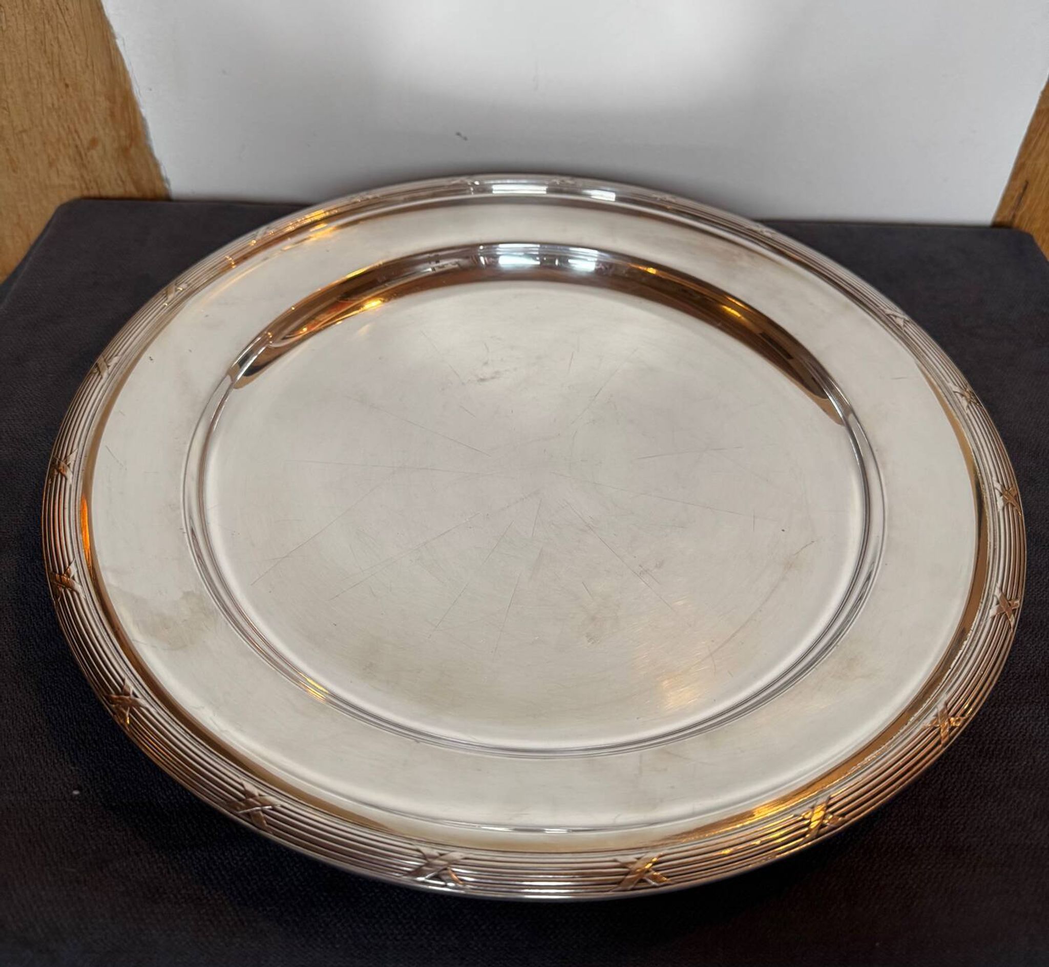 Large serving platter, silver-plated, Fracalanza, Brazil, 20th century.