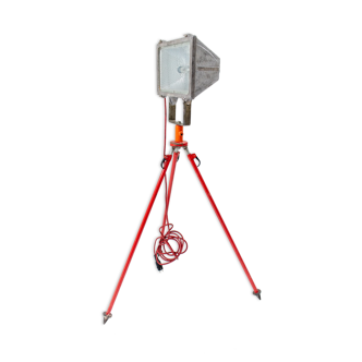 Fire Brigade's Emergency Halogen spot on red tripod