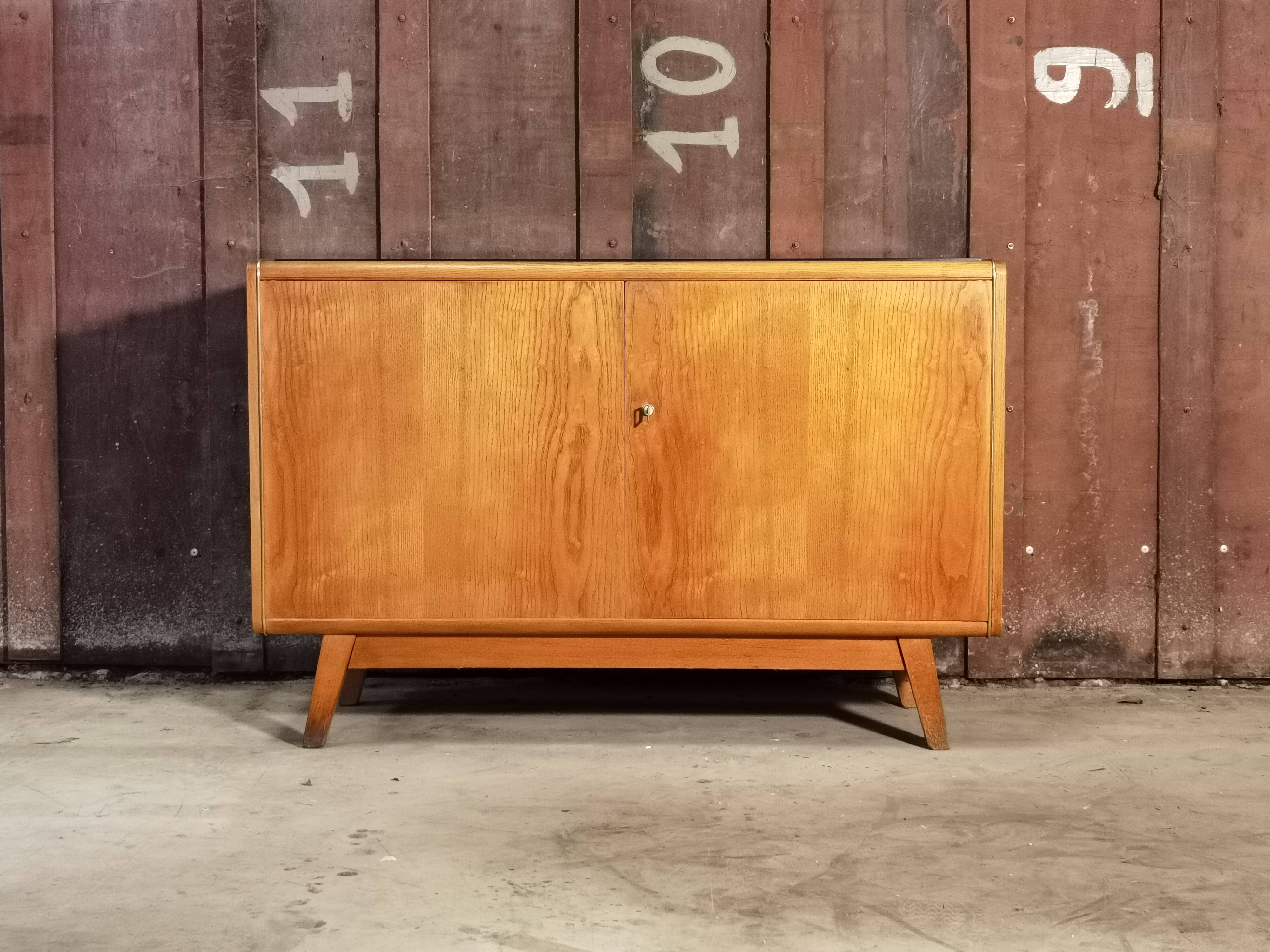 Buffet down by B. Landsman and H. Nepo-itek for Jitona Sobslav