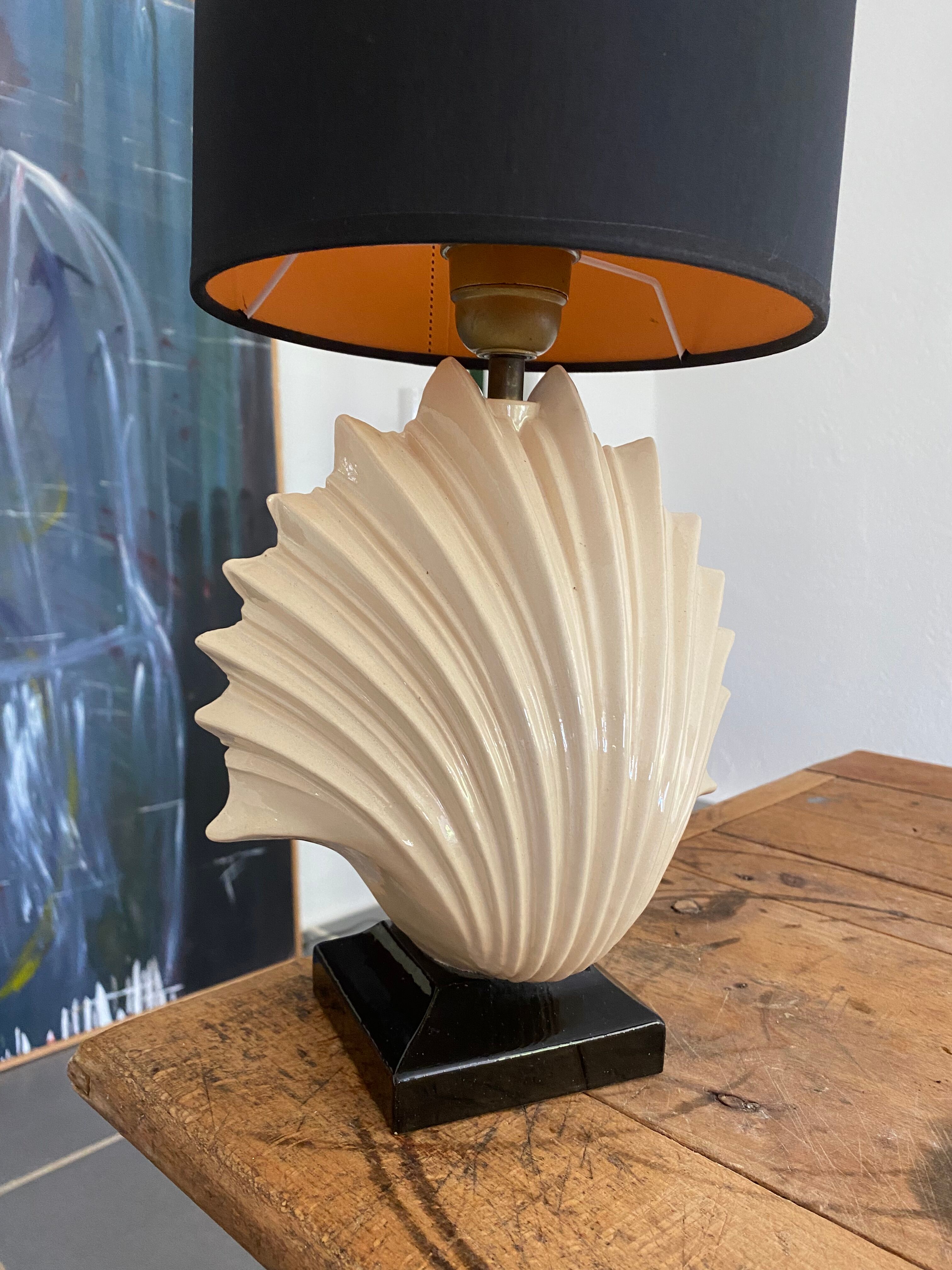 Vintage ceramic shell lamp 80s