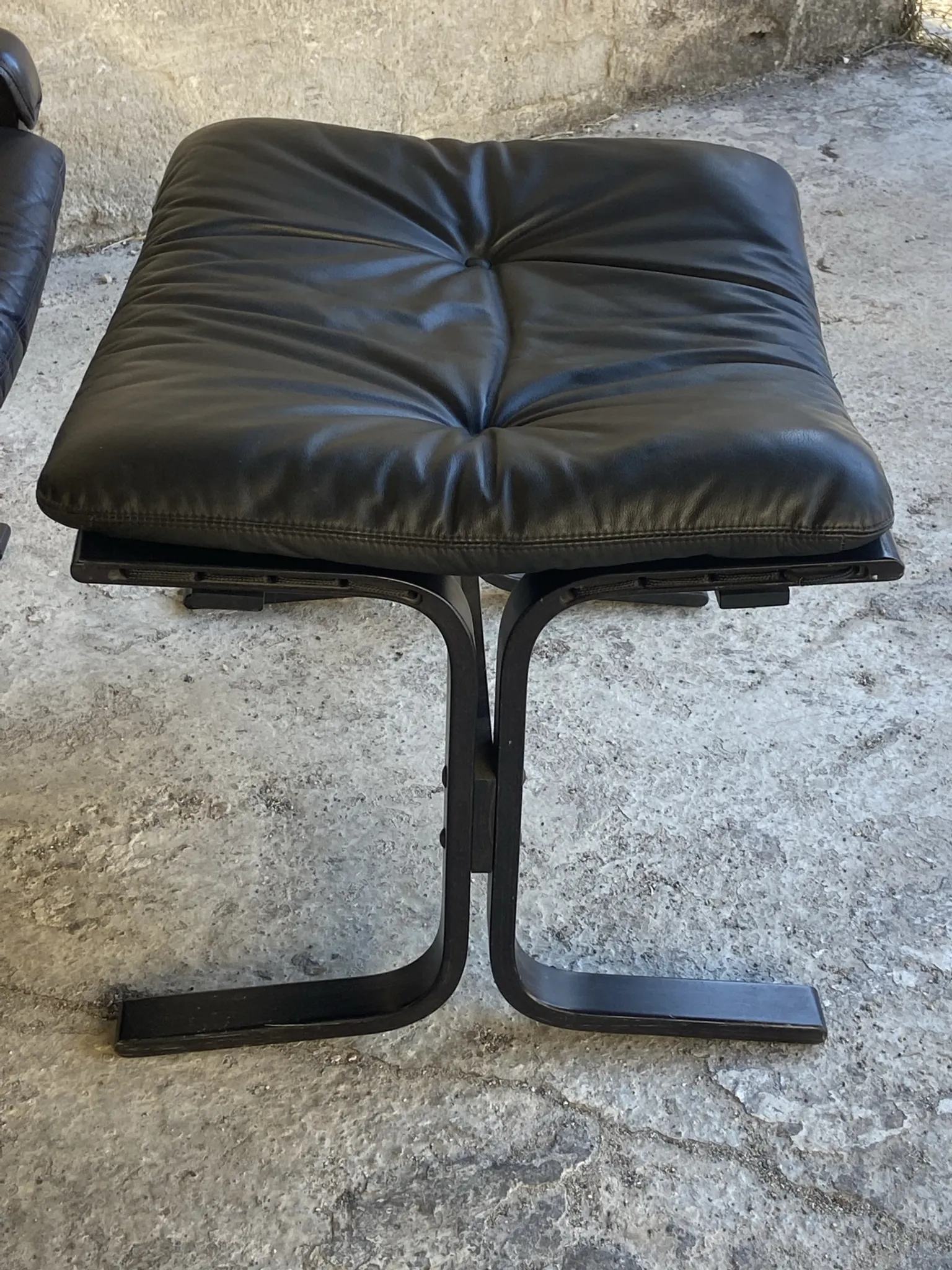 Siesta armchair and its ottoman from the 1970s, Ingmar Relling