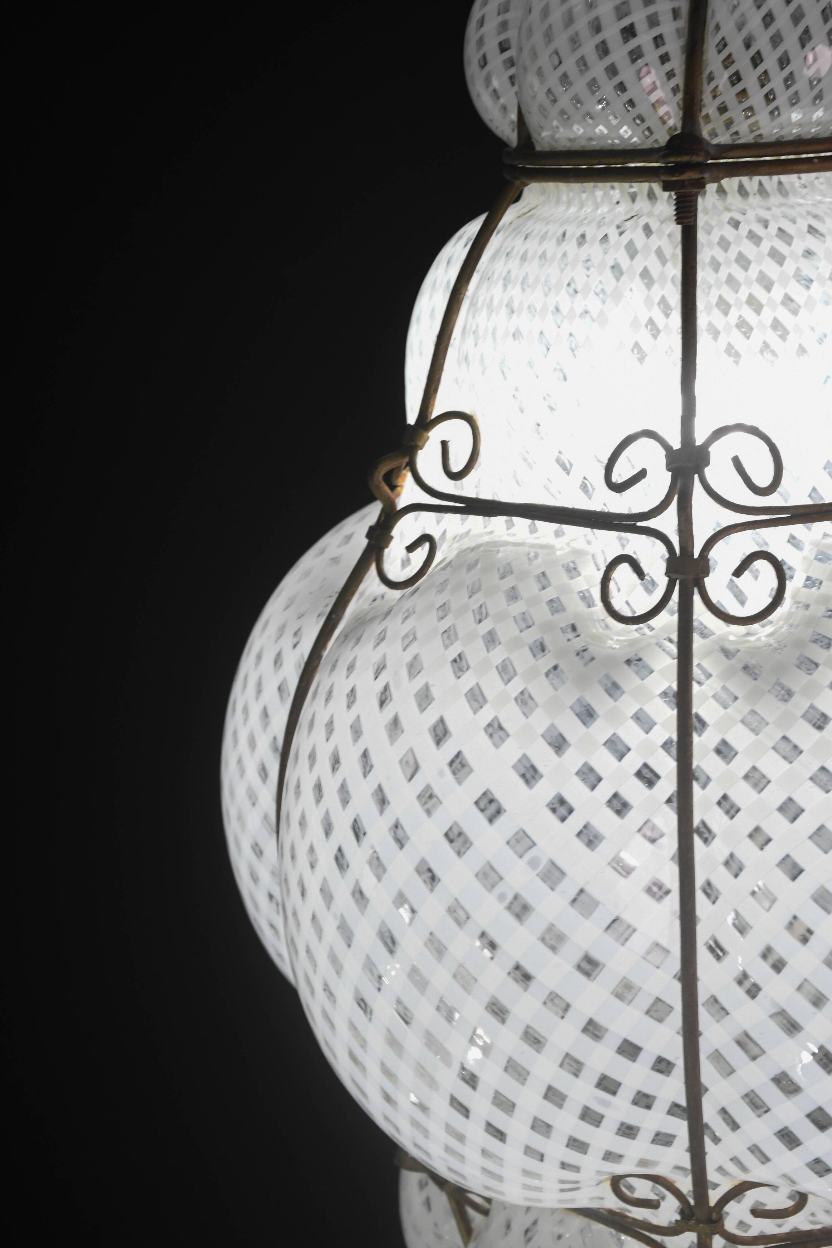 Amazing large Venetian lantern in Murano reticello glass, 1940s