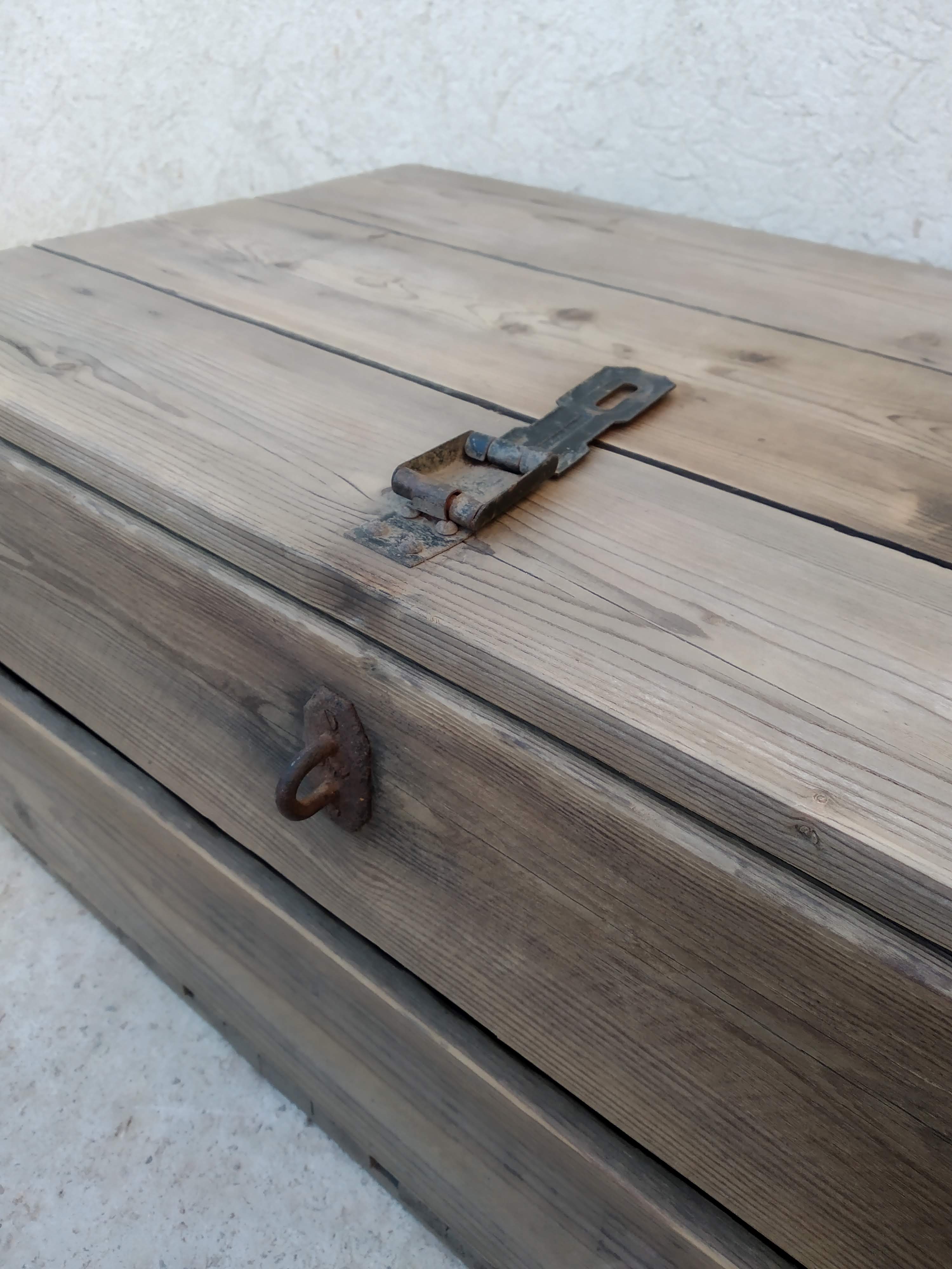 Old wooden box marked V.V Westerlee 1960