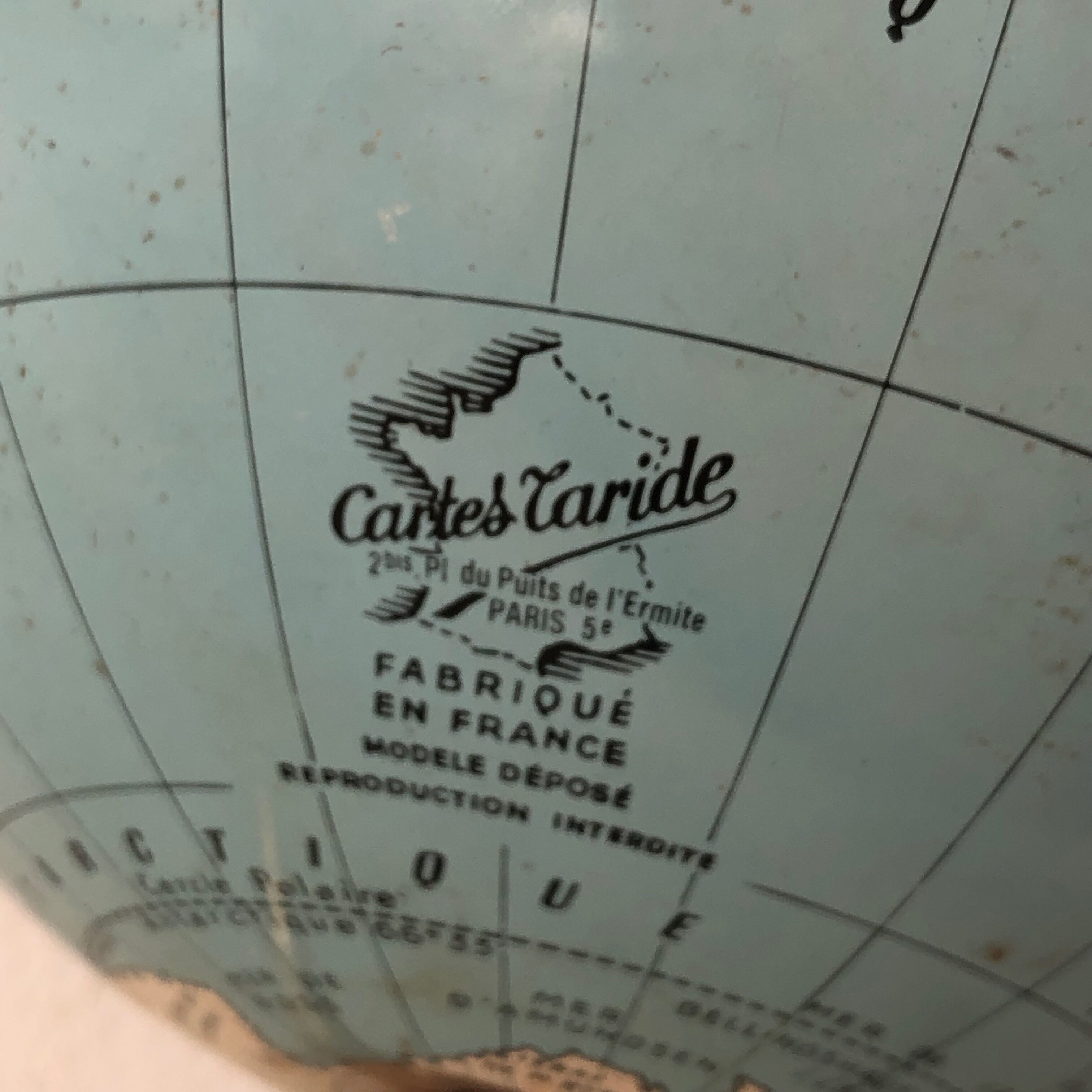 Globe Taride tripod 29cm vintage 1960