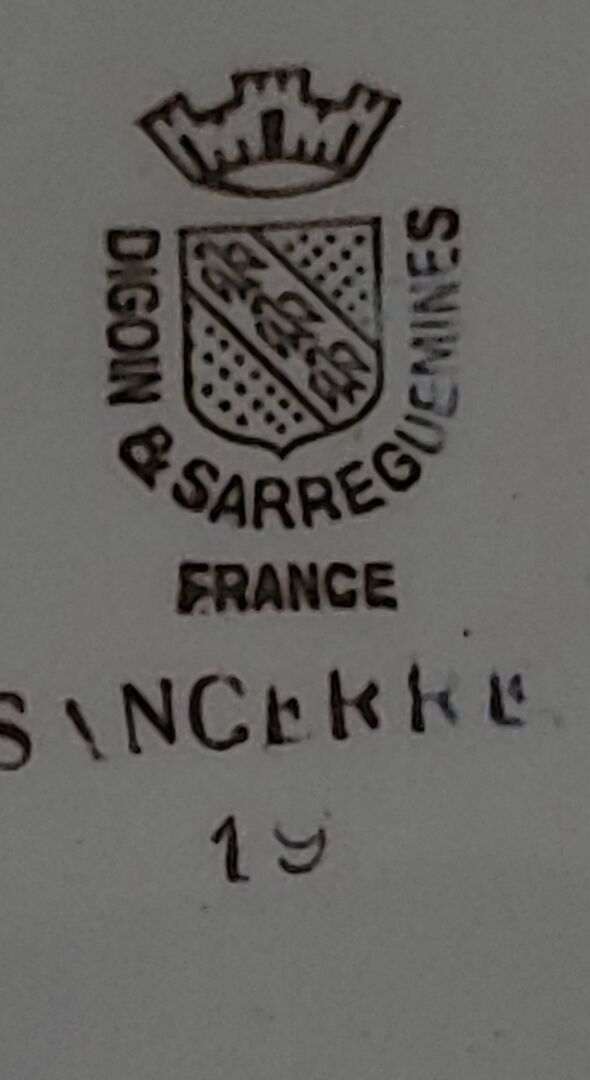 Digoin Sareguemine dish