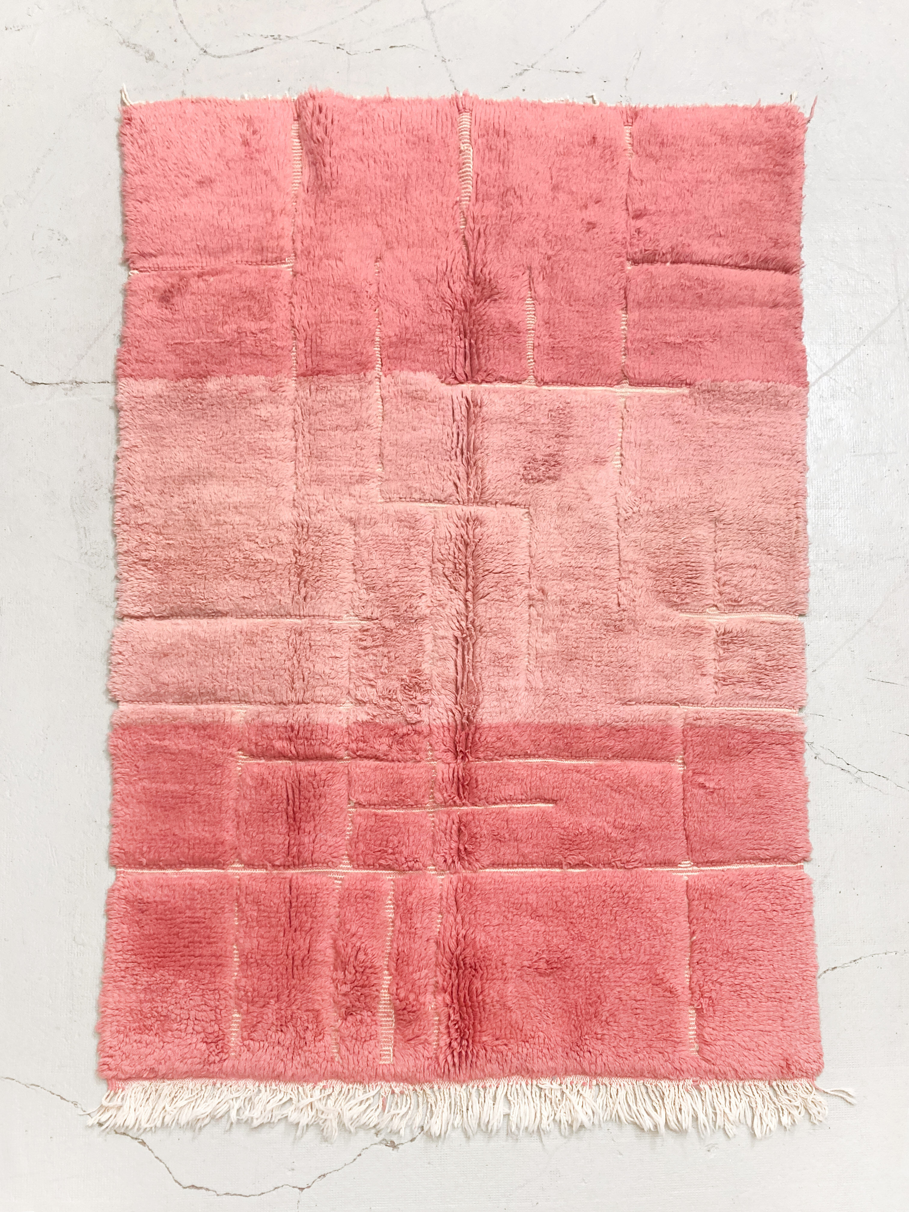 Moroccan berber carpet beni ouarain pink 2,28x1,52m