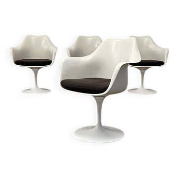 4 Tulip chairs by Eero Saarinen for Knoll