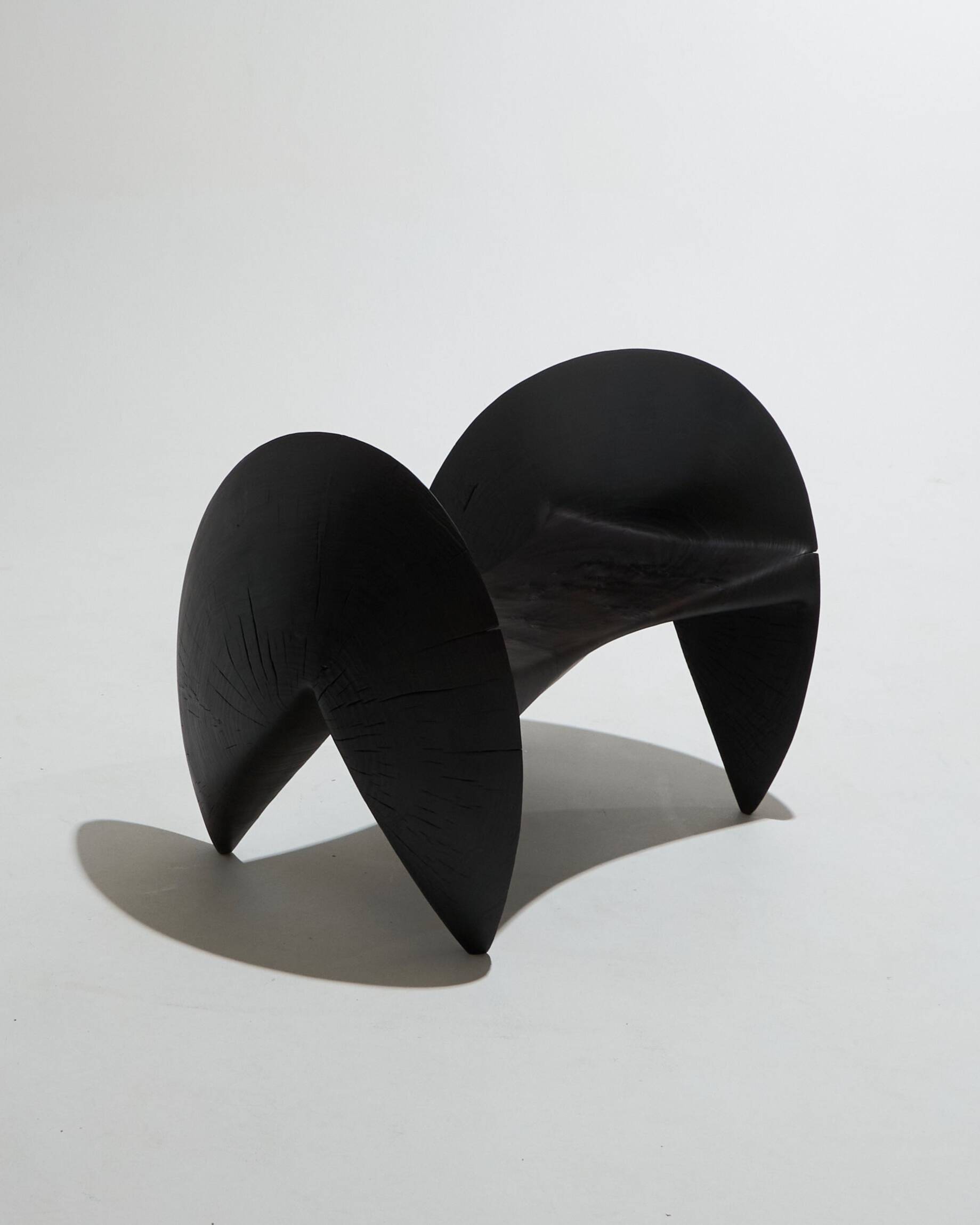 Assise Aigeon en bois noir