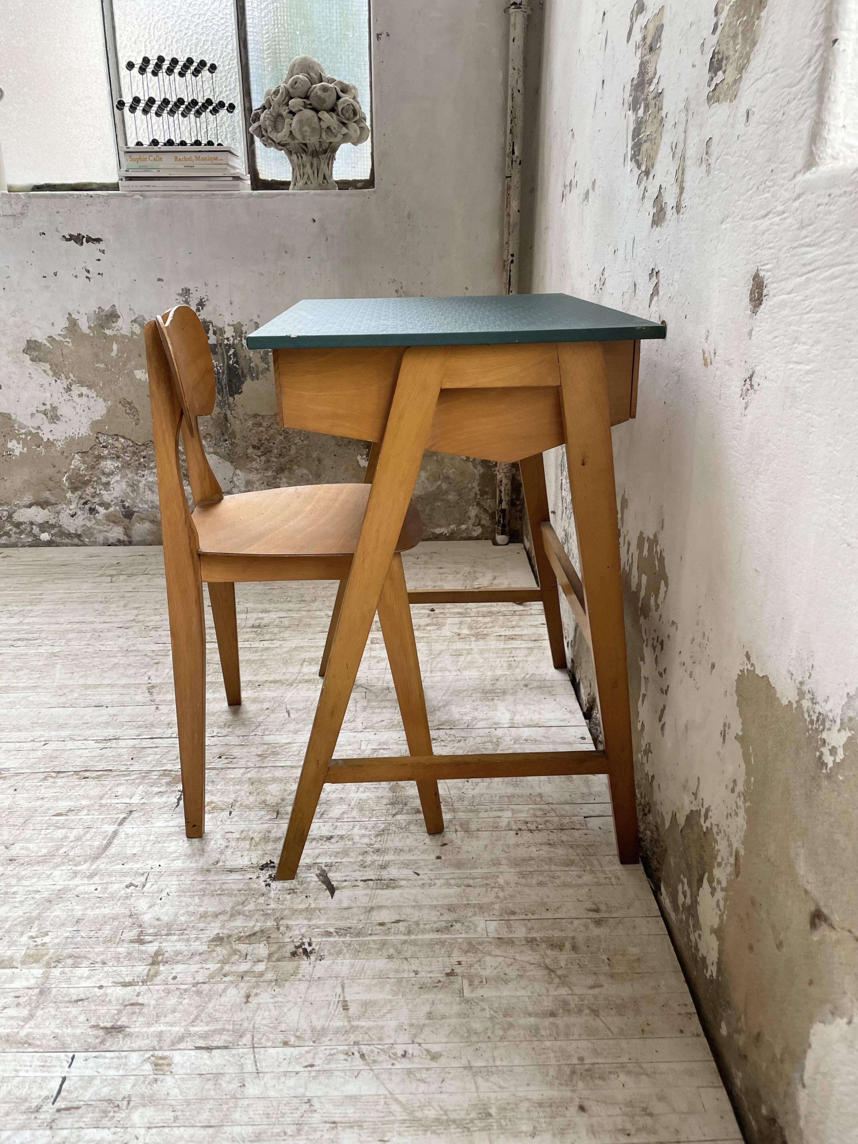 Bureau et chaise enfant pieds compas