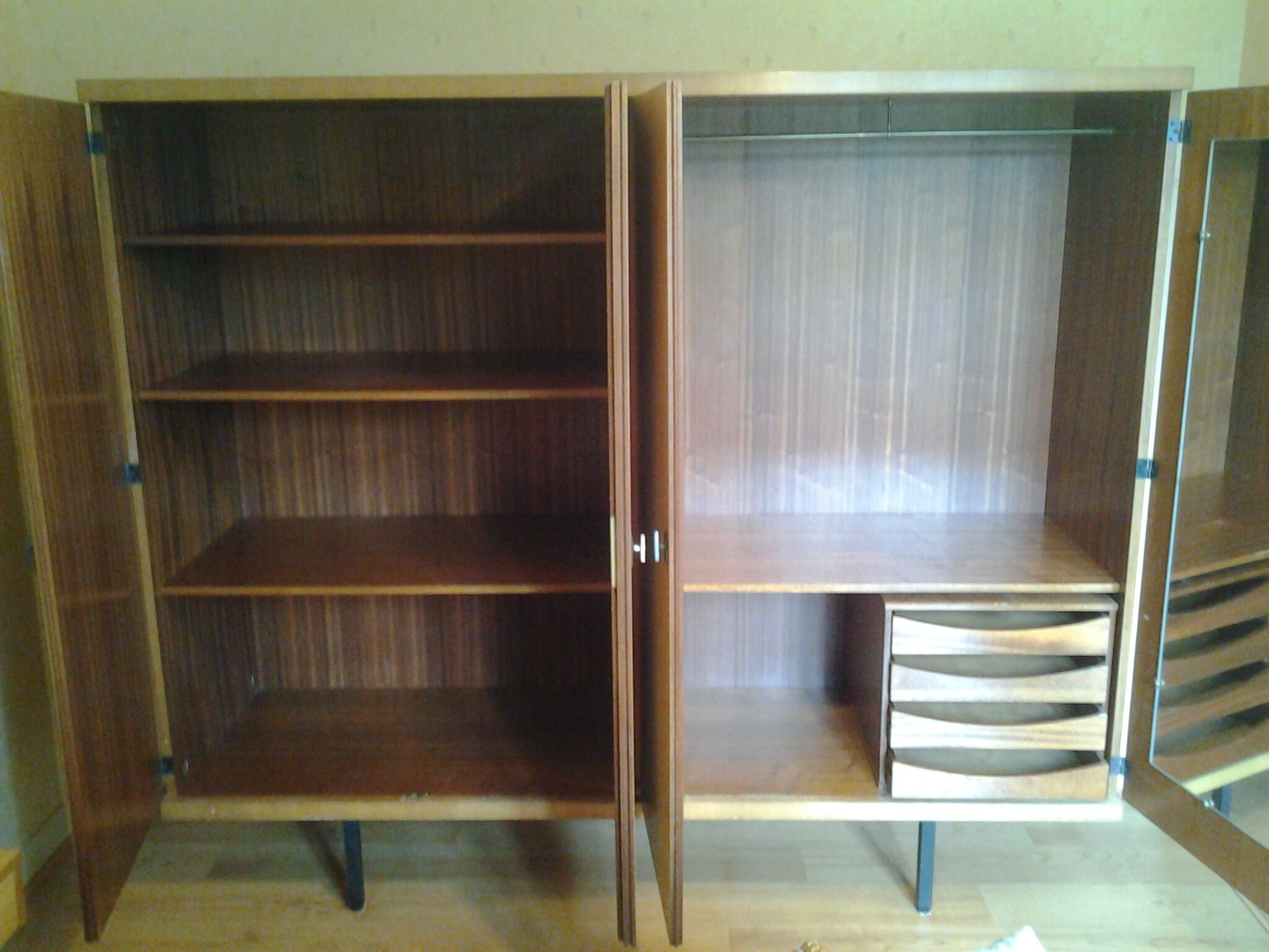 Wardrobe closet design Gerard Guermonprez Edition Magnani years 1970