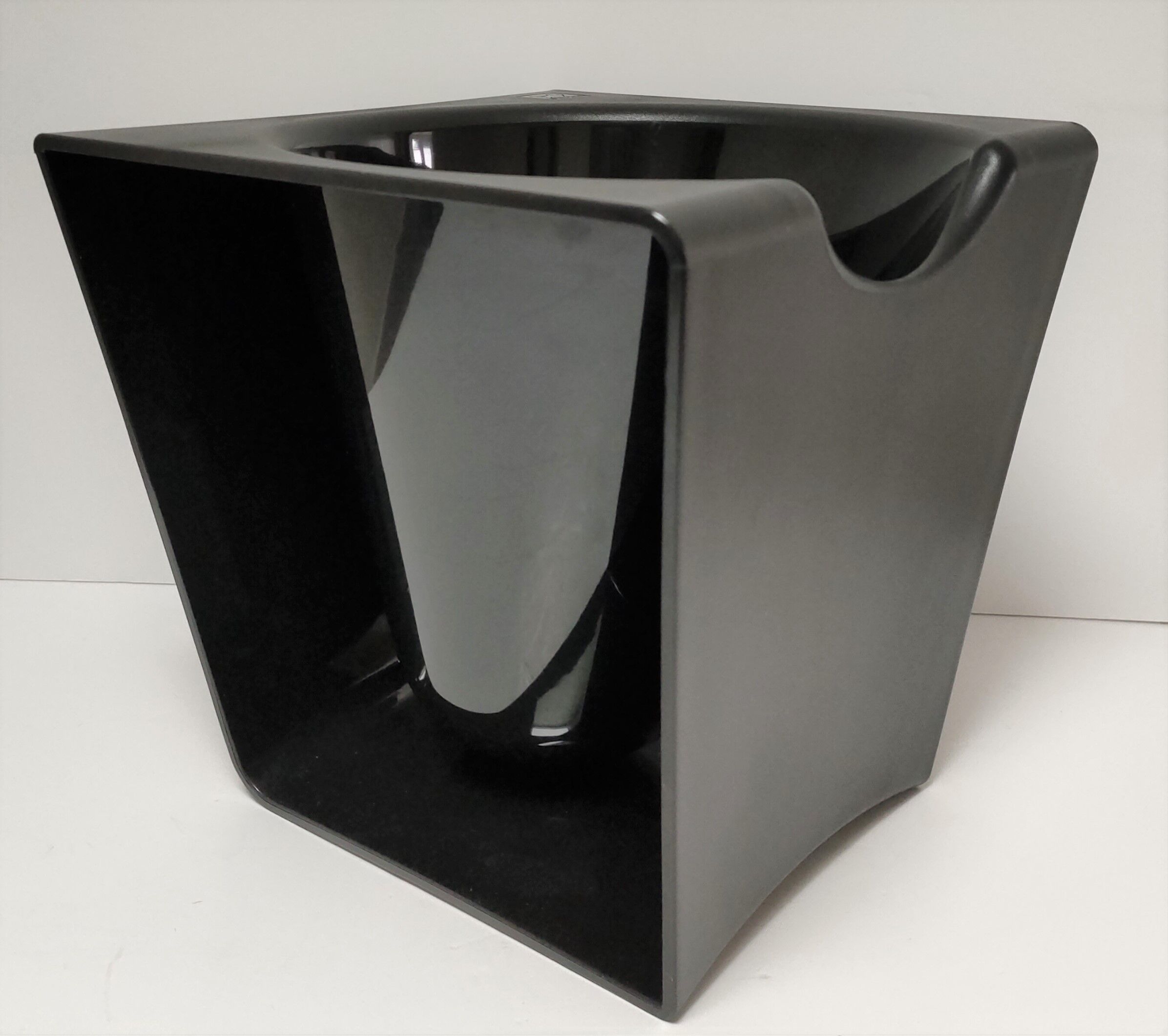 Champagne bucket Nicolas Brouillac contemporary design