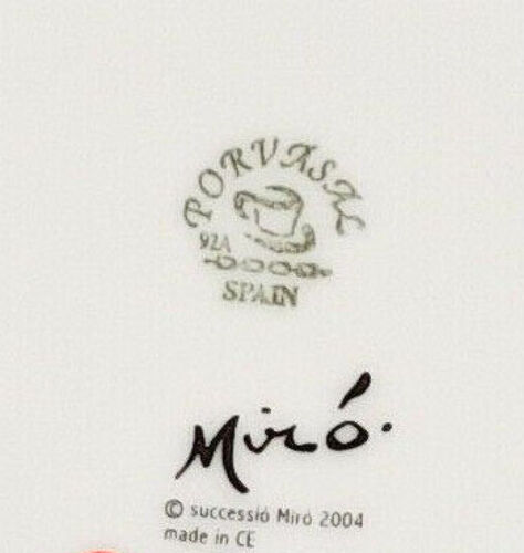 Suite de 6 assiettes Miro en porcelaine. Espagne, années 2000