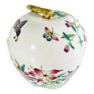 Asian candy dish in hand-painted Qing Tongzhi enameled porcelain 1862-1874.