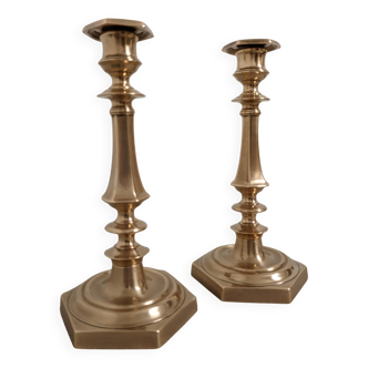 Paire de bougeoirs en bronze fin XIXème