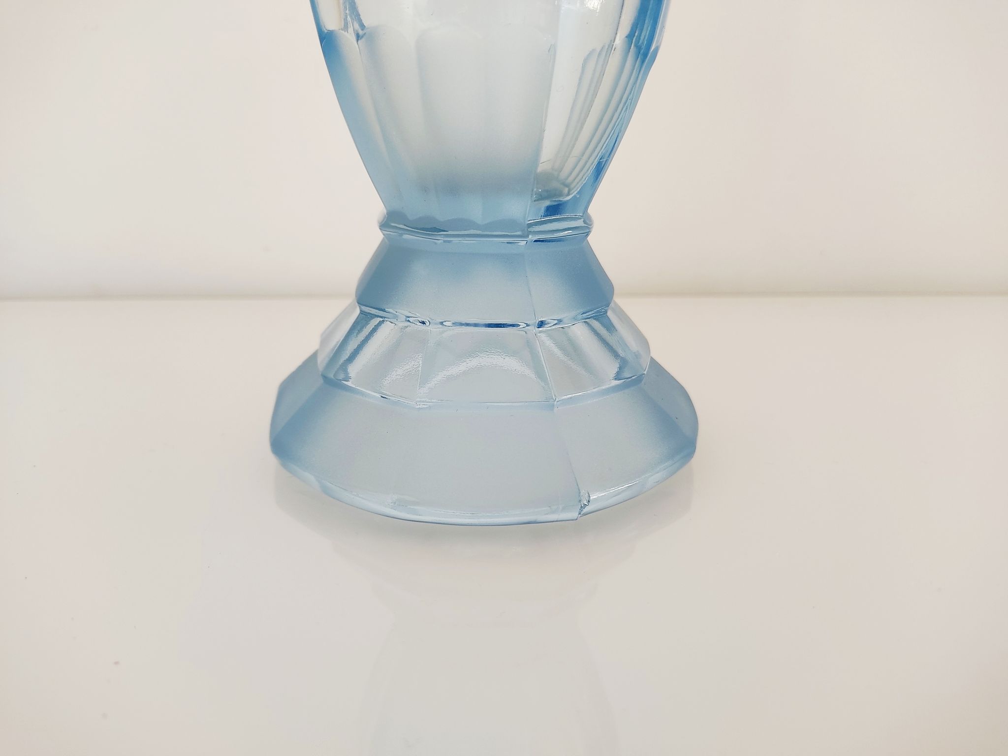 Vase art déco verre bleuté