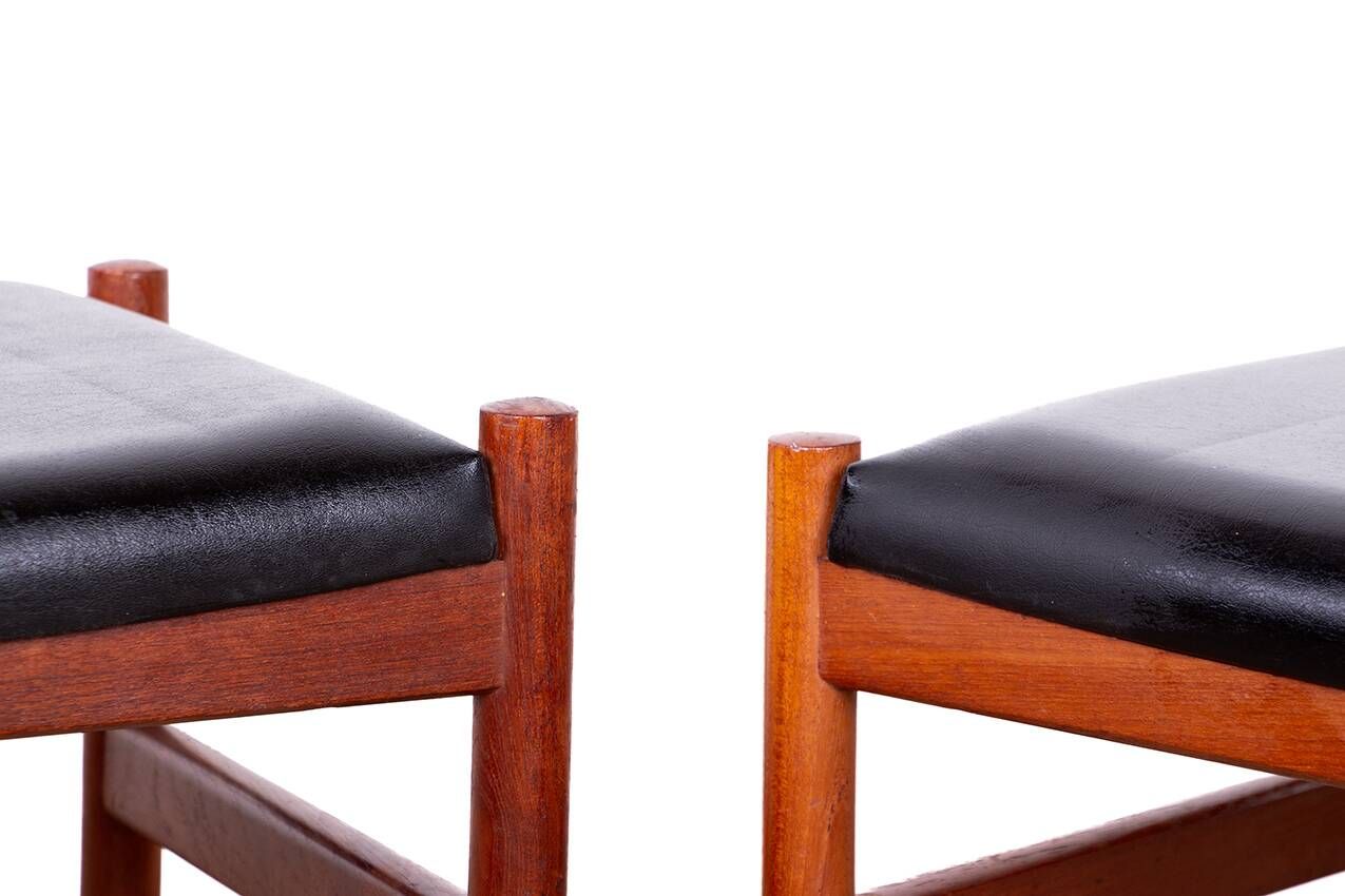 4 Tabourets Danois en teck et cuir noir modèle 40 par Hugo Farndsen 1960.