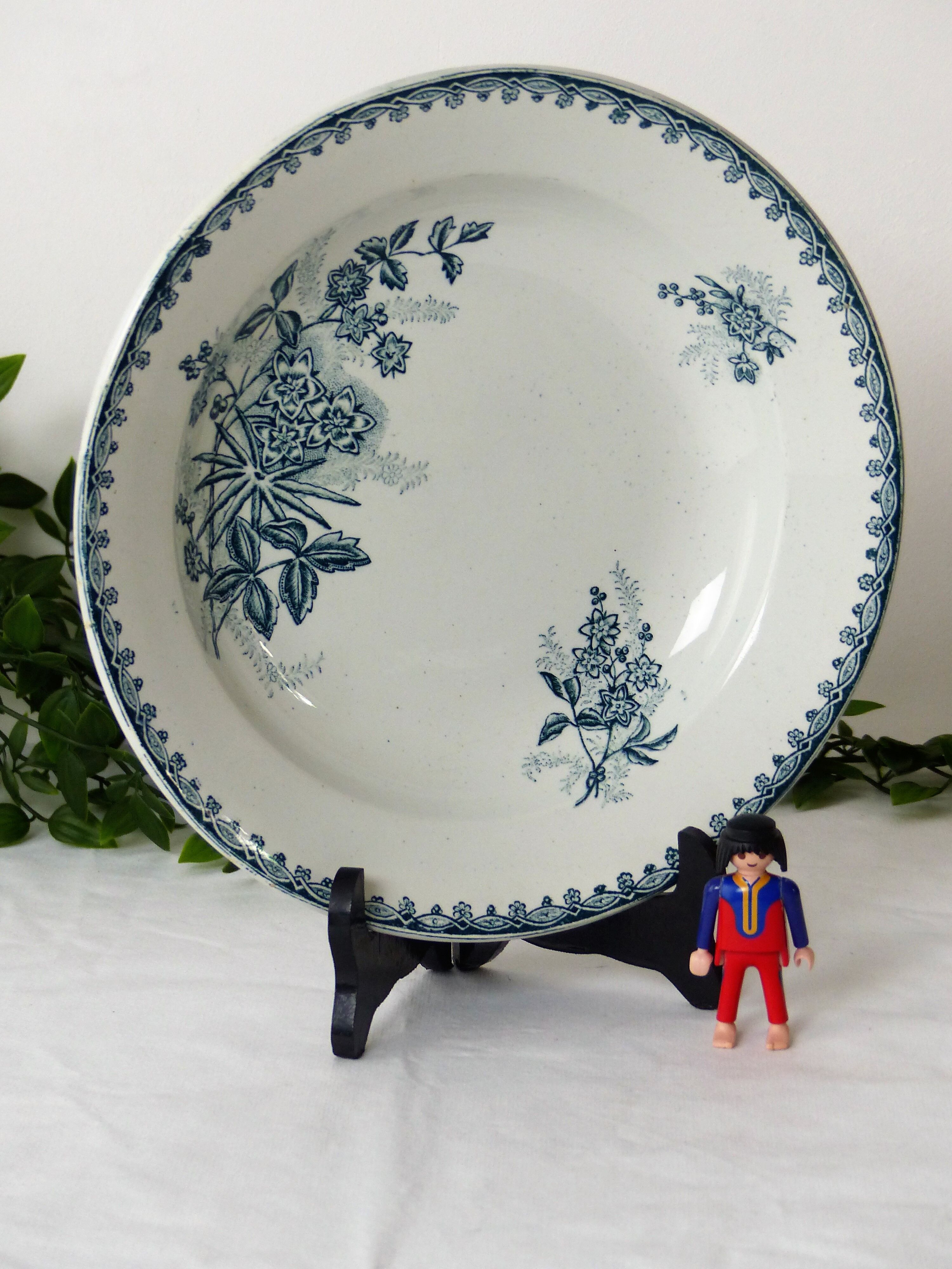 Deep service dish iron earth