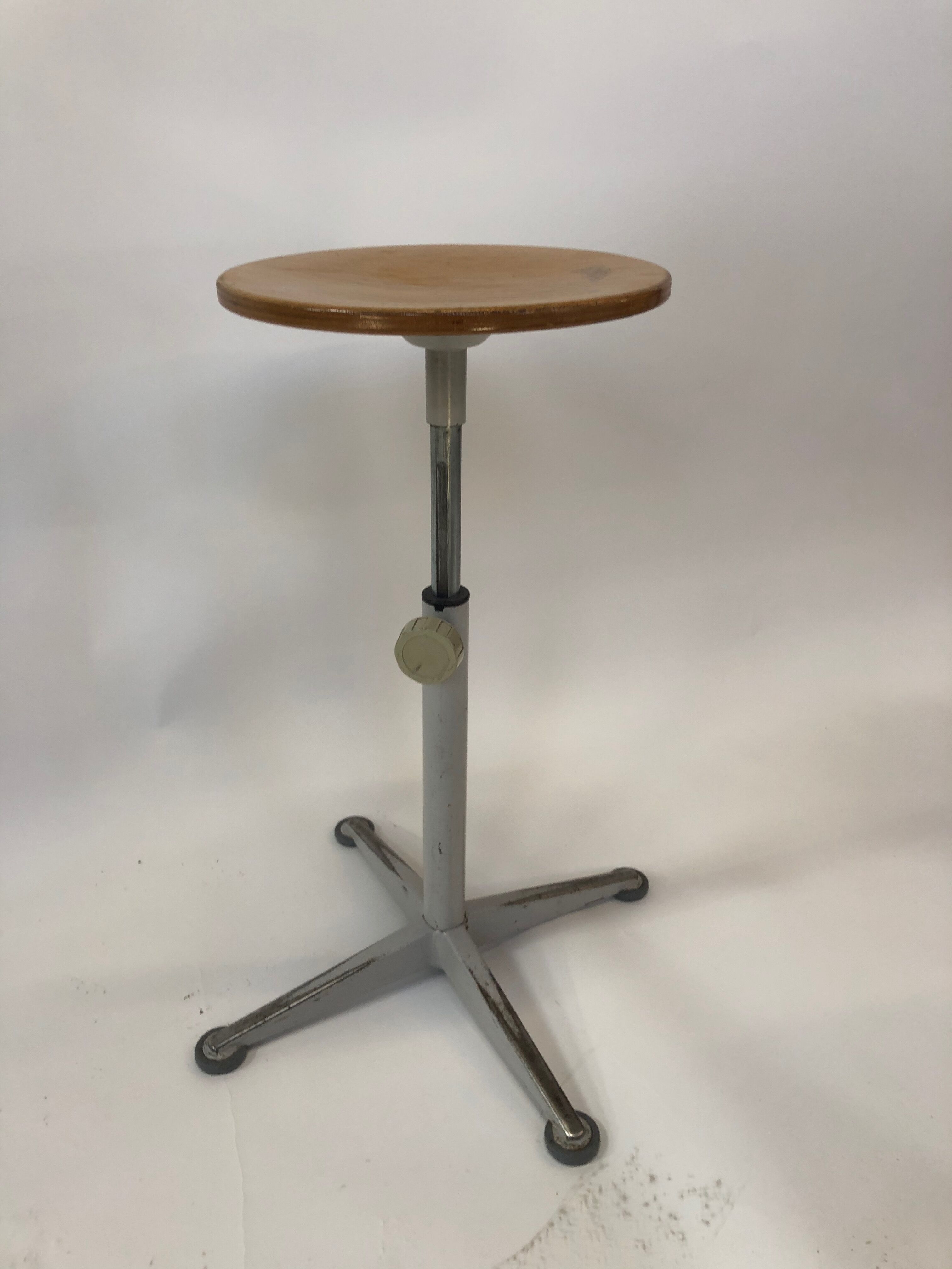 Vintage stool work tabouret by Friso Kramer Ahrend de Cirkel
