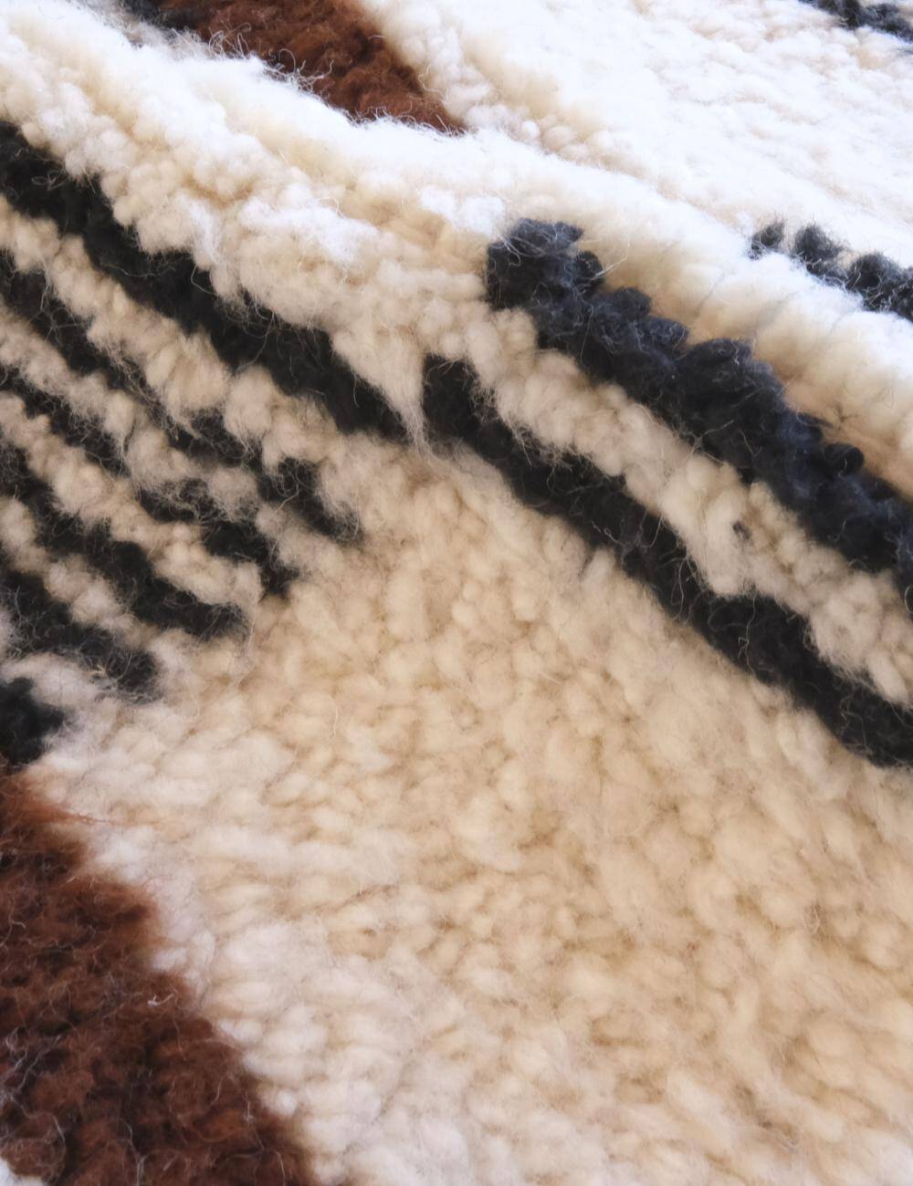 Contemporary Berber Rug - 273 x 192 cm