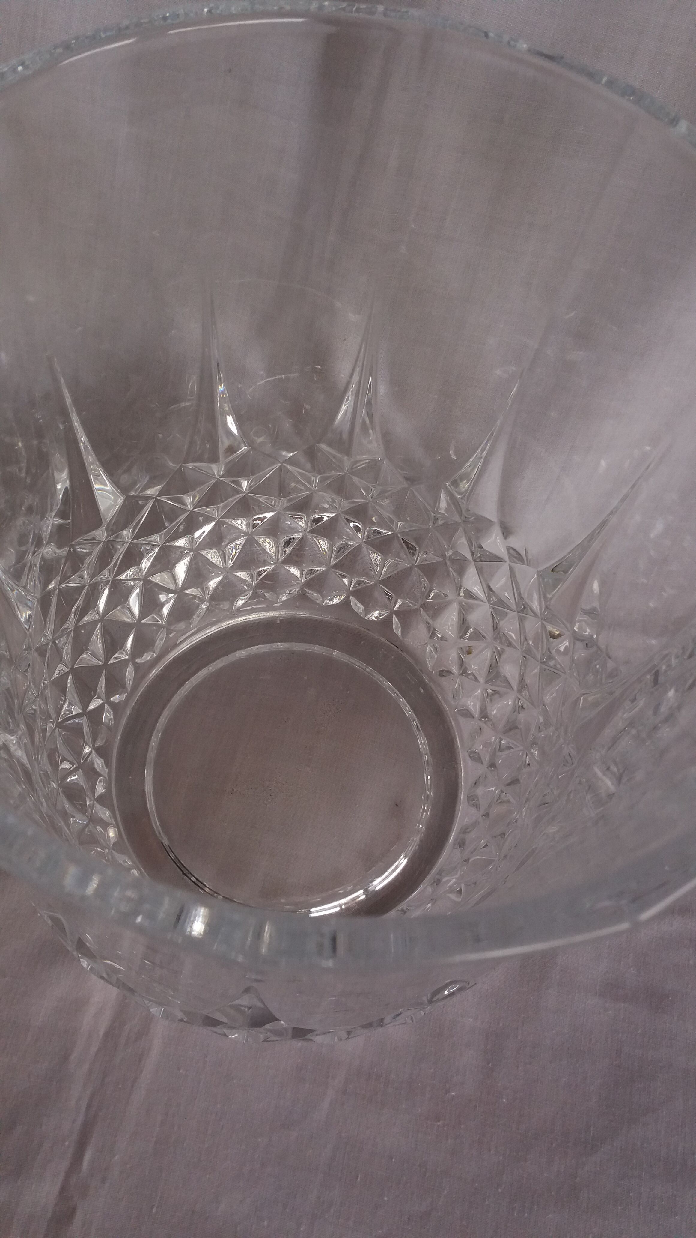 Pineapple-shaped glass bottle cooler with facets