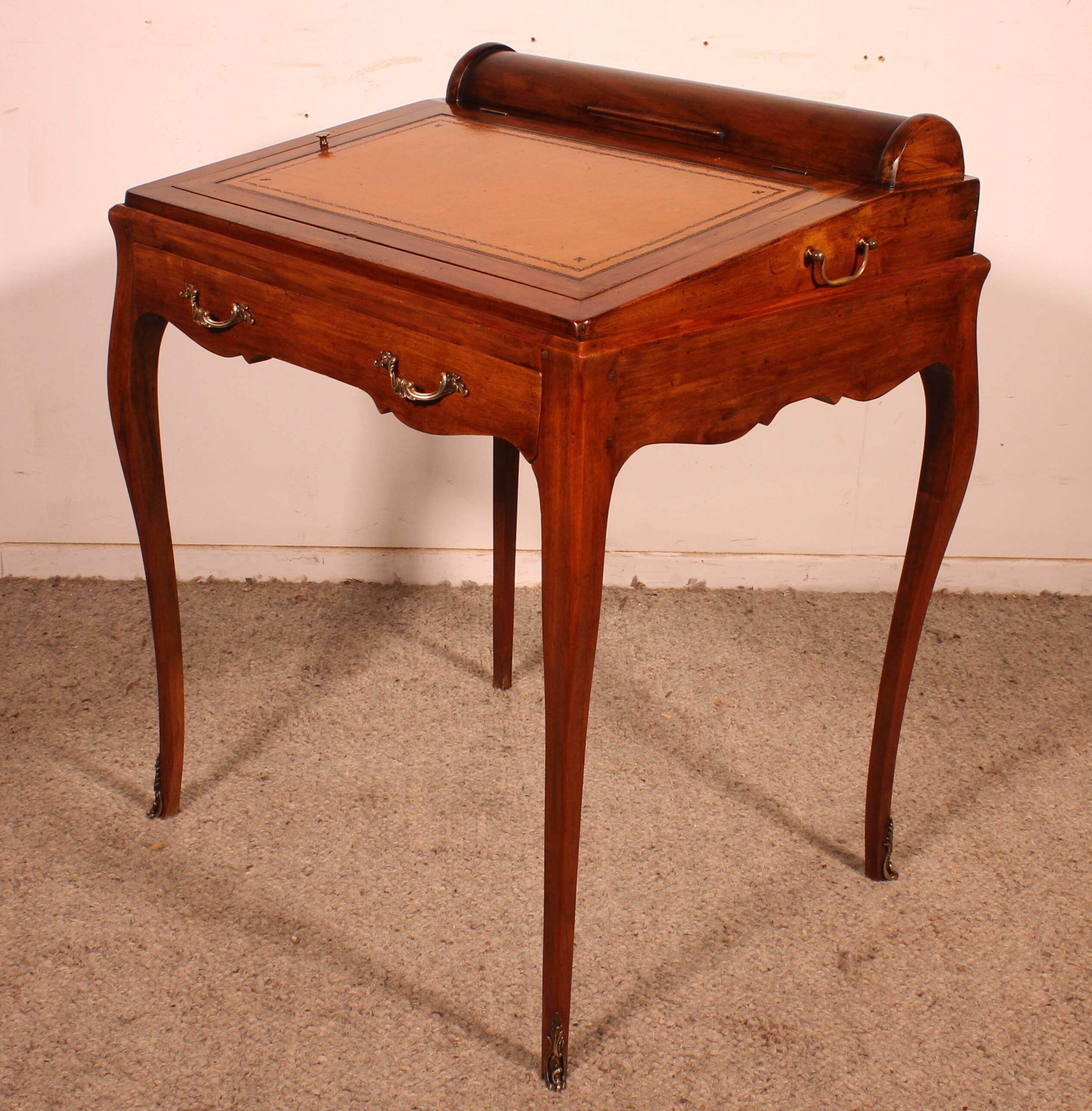 bureau / table à jeux en noyer d'époque napoléon III