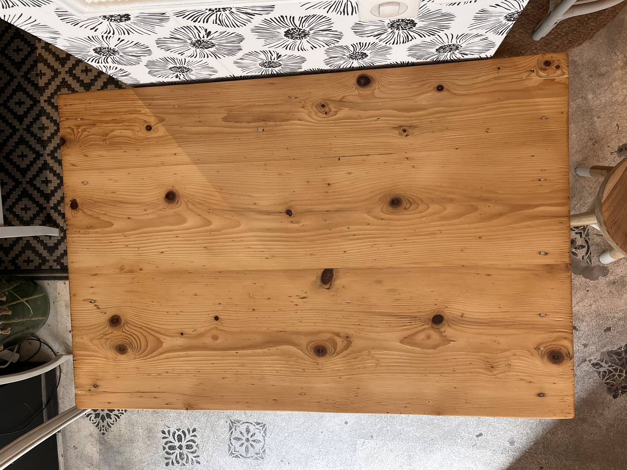 Bureau vintage en bois massif, 2 tiroirs