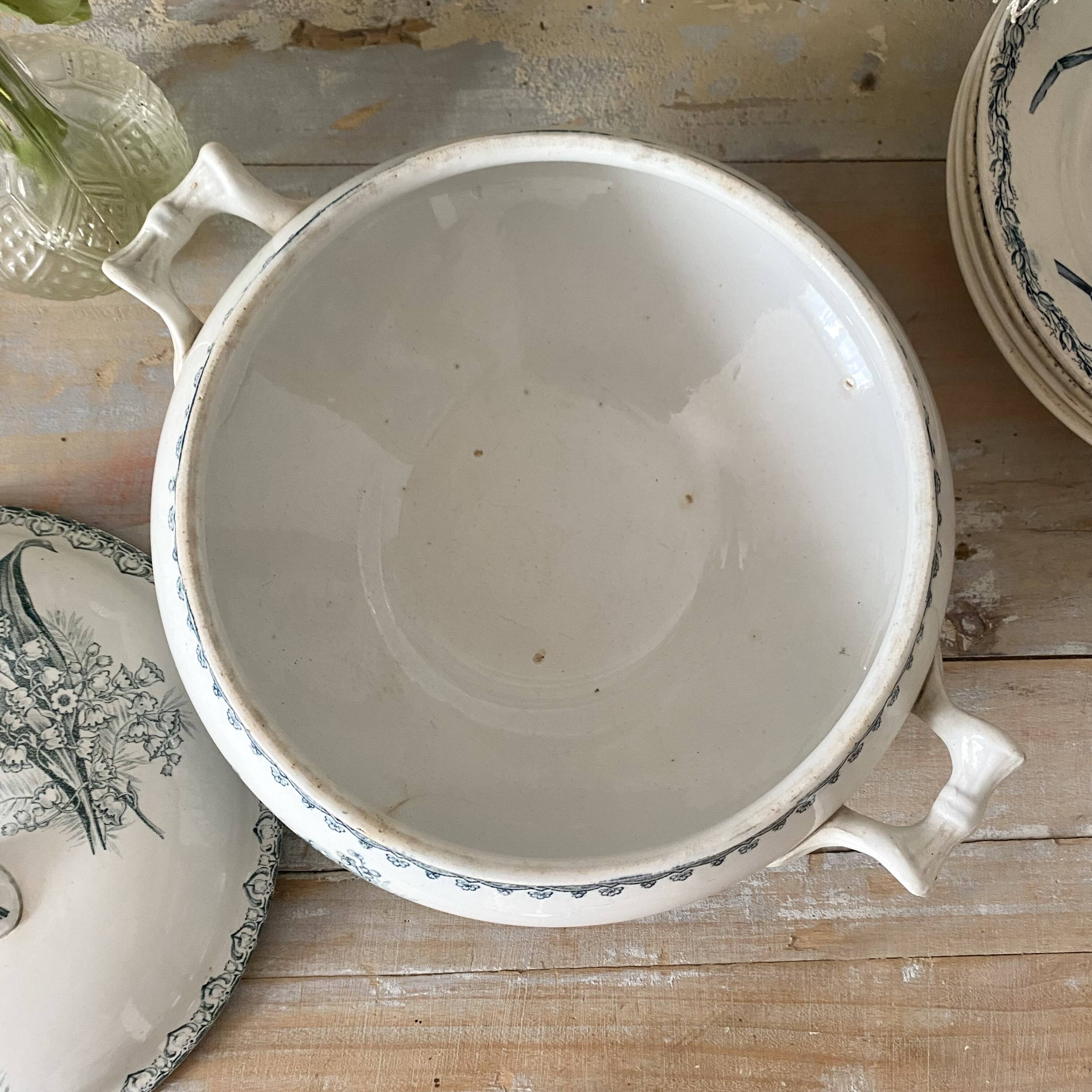 Ste Amandinoise "Margot" Muguet ironware soup tureen