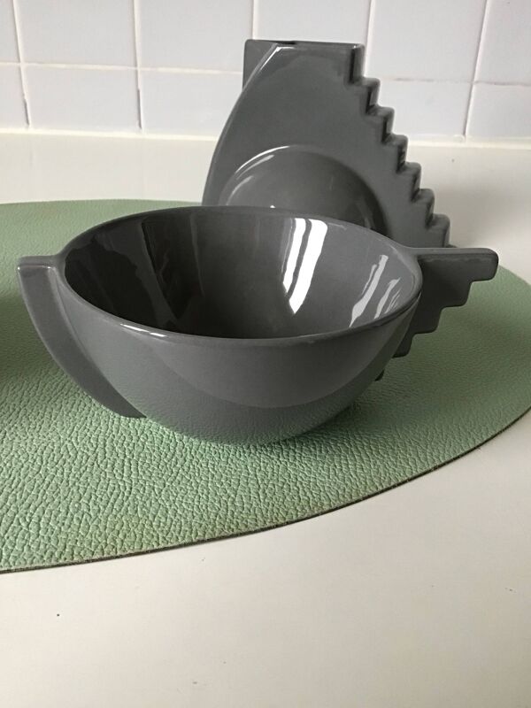 Duo de 2 tasses à thé avec le pot à lait  créé par Pierre Casenove pour Salins studio France 1980