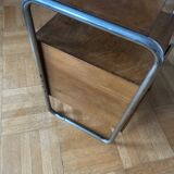 Table de chevet fonctionnaliste