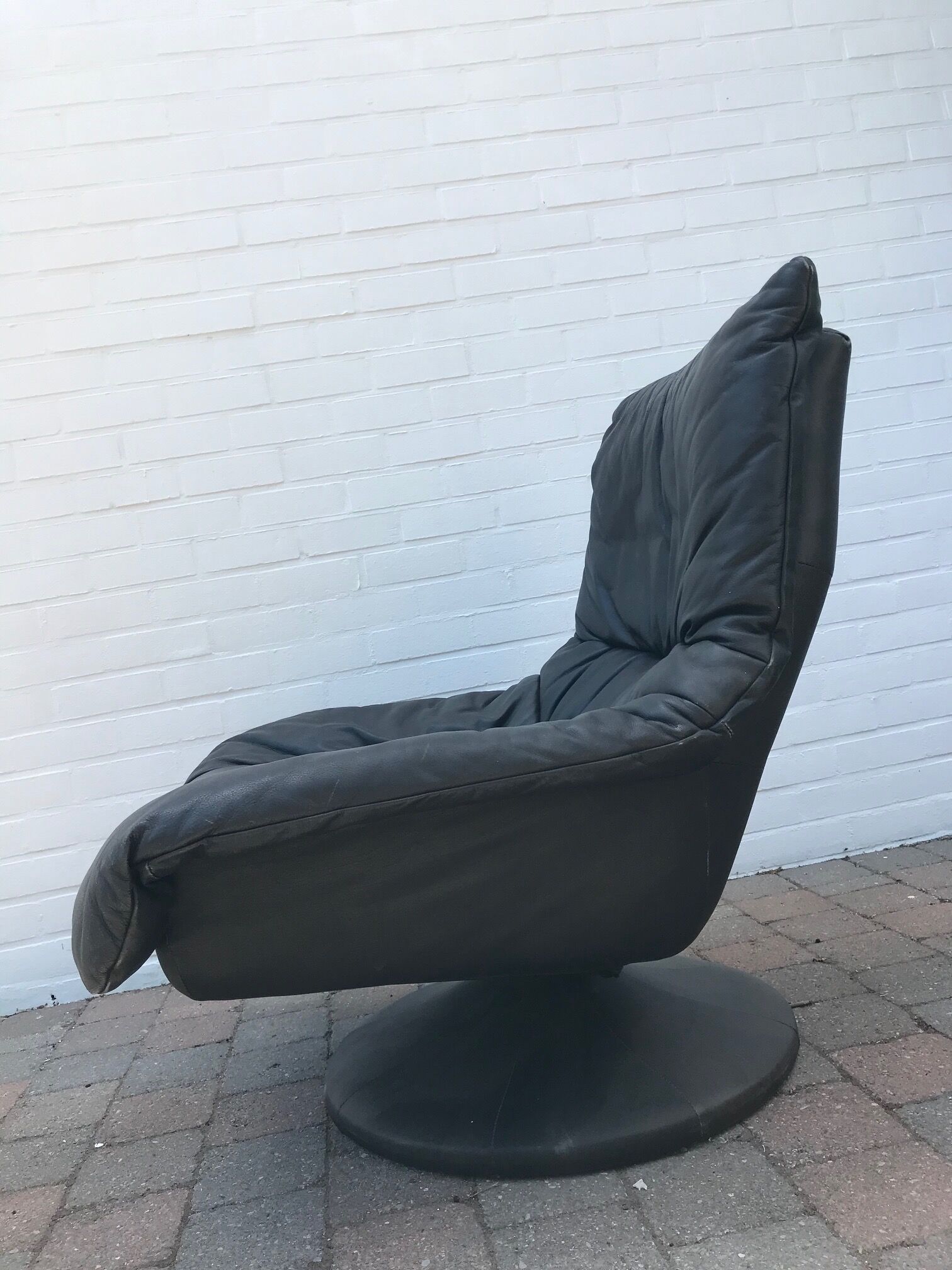 80s leather armchair